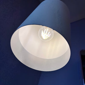 Zylinderlampe weiß neu lackiert von Fog & Mørup