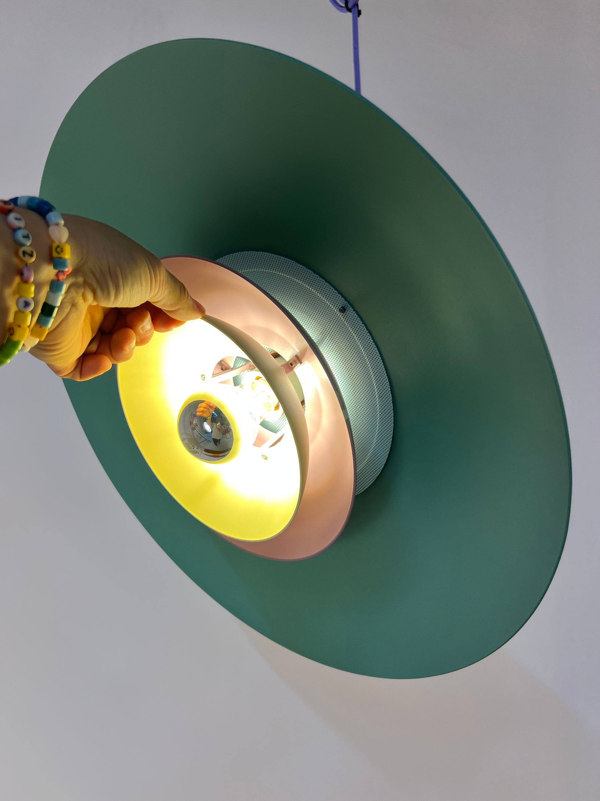Lamellenlampe neu lackiert, Dänemark