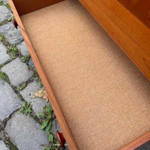 Schrank Teak mit runden Griffen aus Dänemark