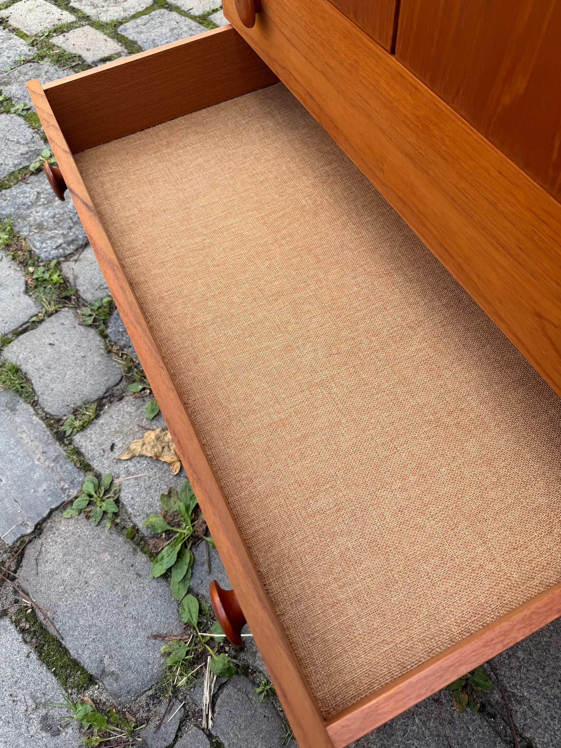Schrank Teak mit runden Griffen aus Dänemark