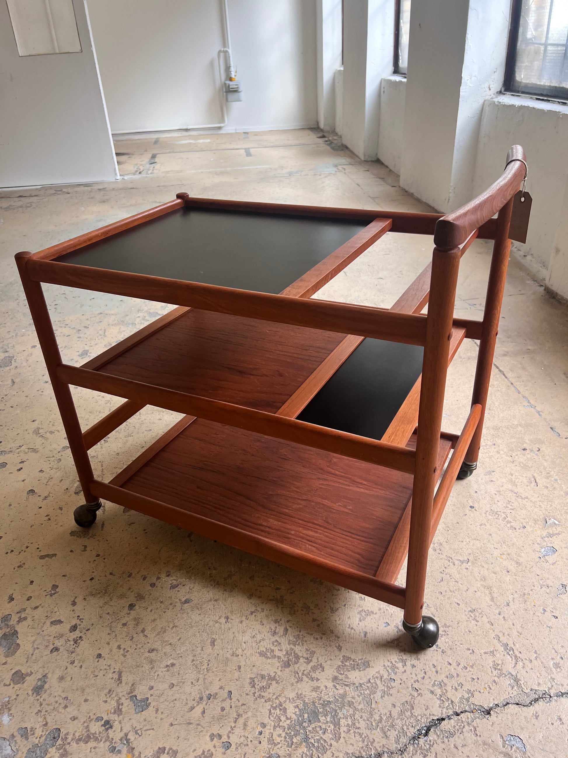 Barwagen Teak von Nissen Dänemark