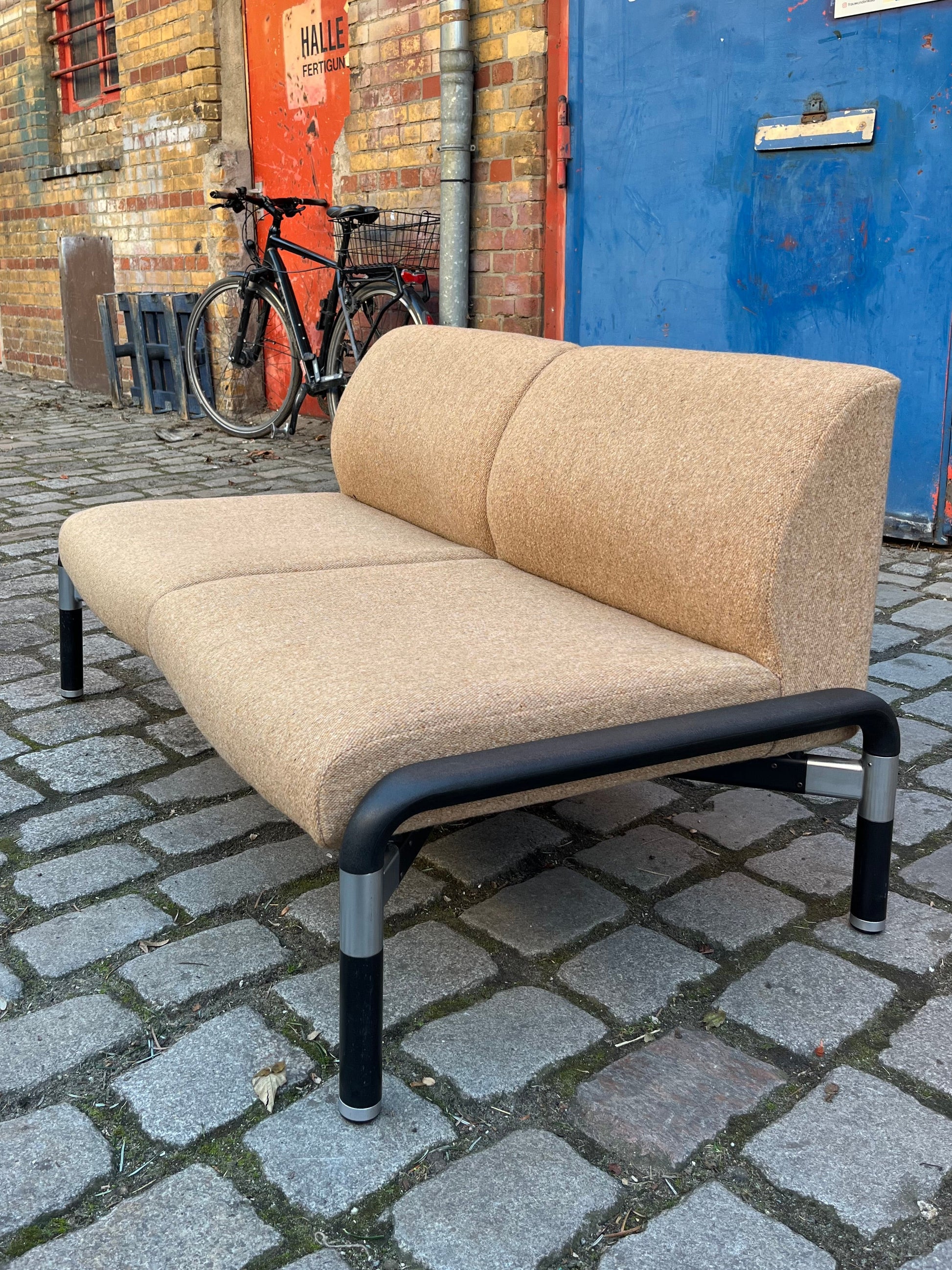 2-Sitzer Sofa 712/2 braun schwarz von Hans Peter Piehl für Wilkhahn