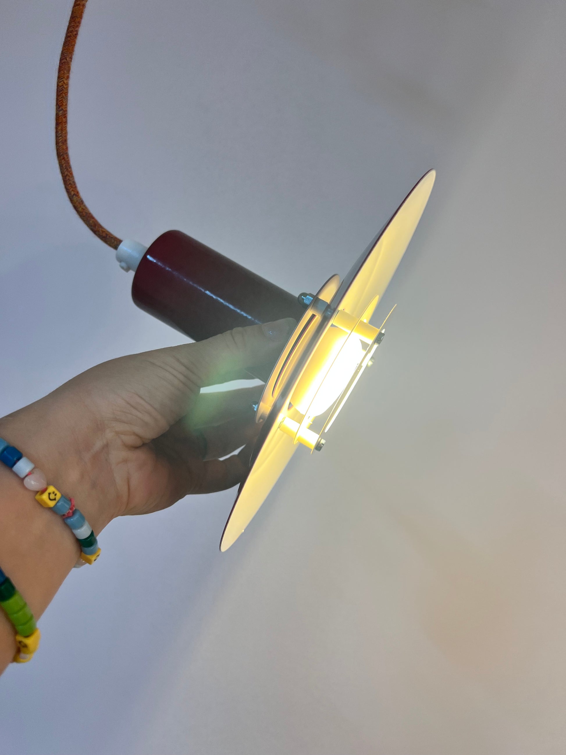 Lamellenlampe Typ 4020 dunkelrot von LYFA