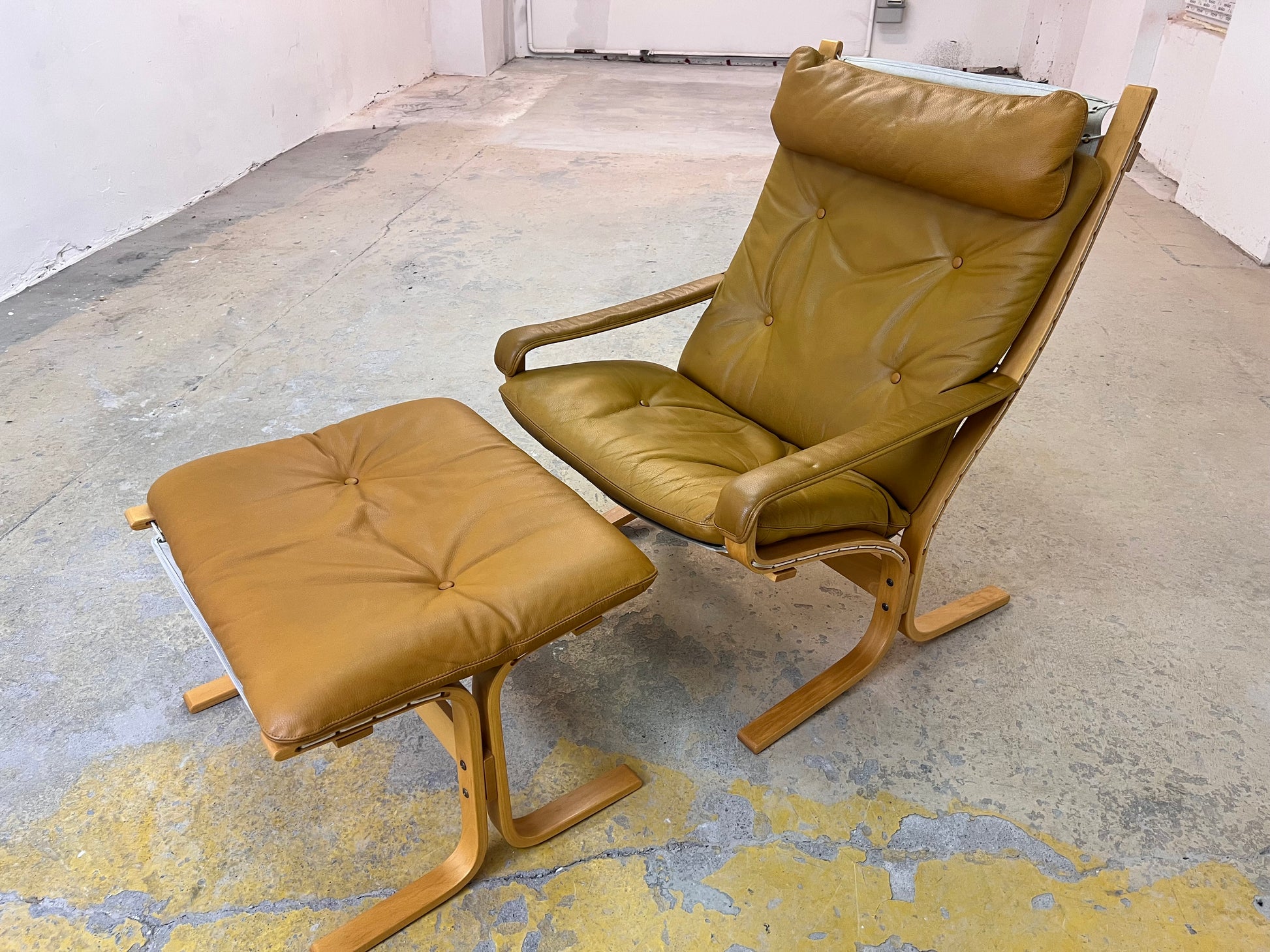 Set: Sessel Siesta mit Hocker Echtleder von Ingmar Relling für Westnofa