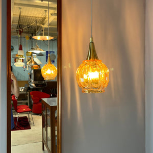 Hängelampe gelbgold Glas mit Messing