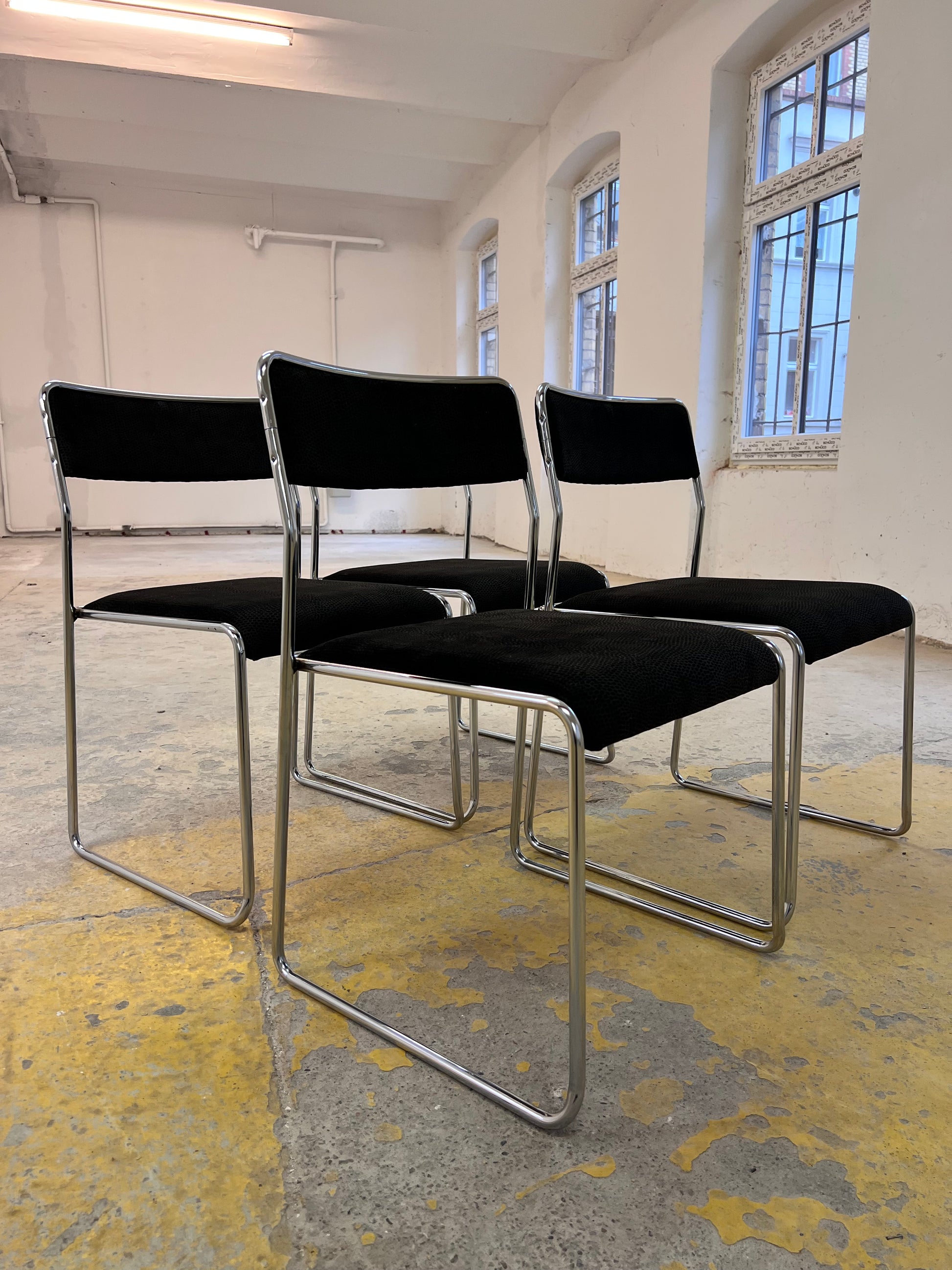 Set: 4x TACKE Polsterstuhl schwarz Chrom