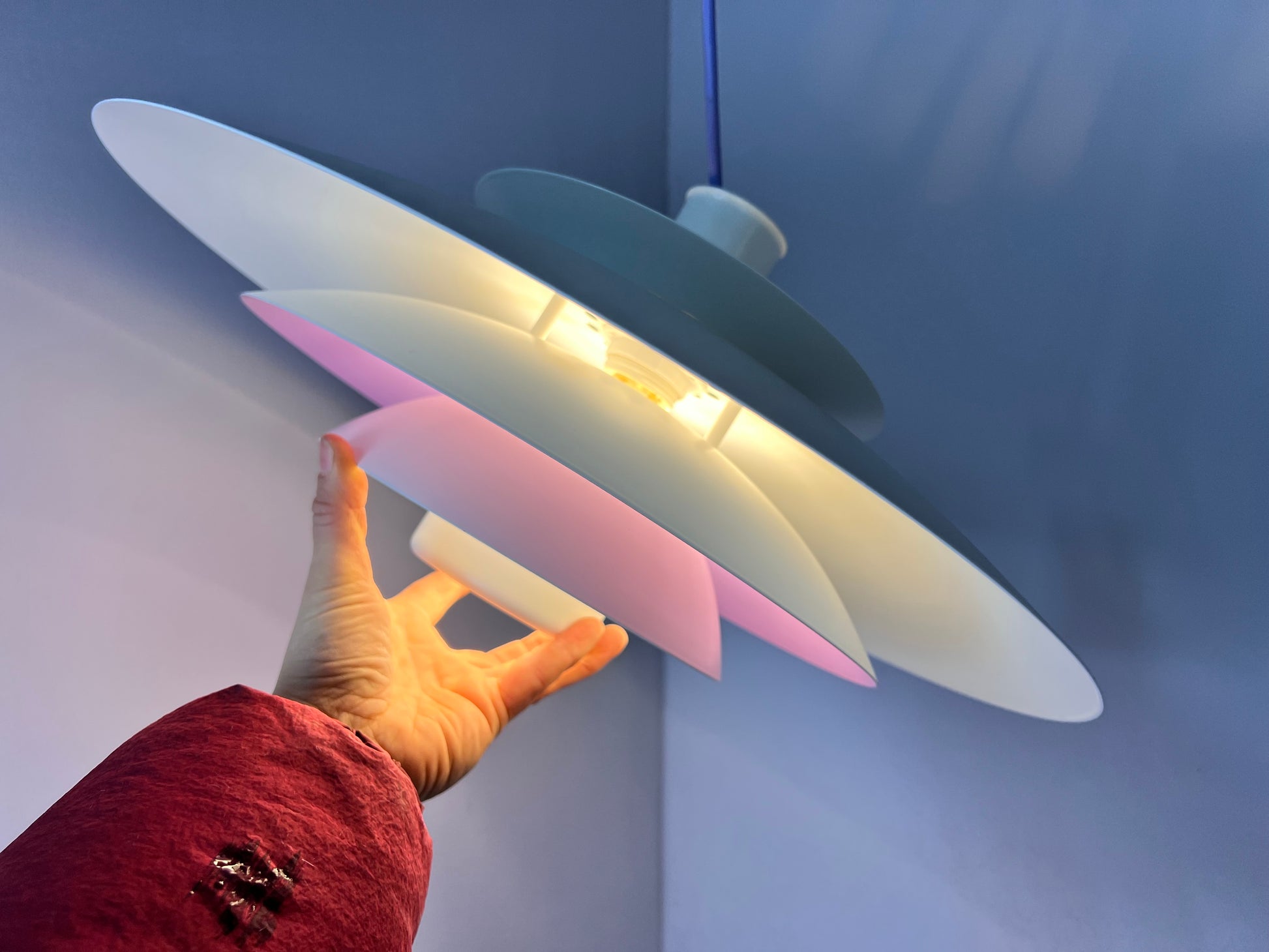 Lamellenlampe weiß lila von Formlight