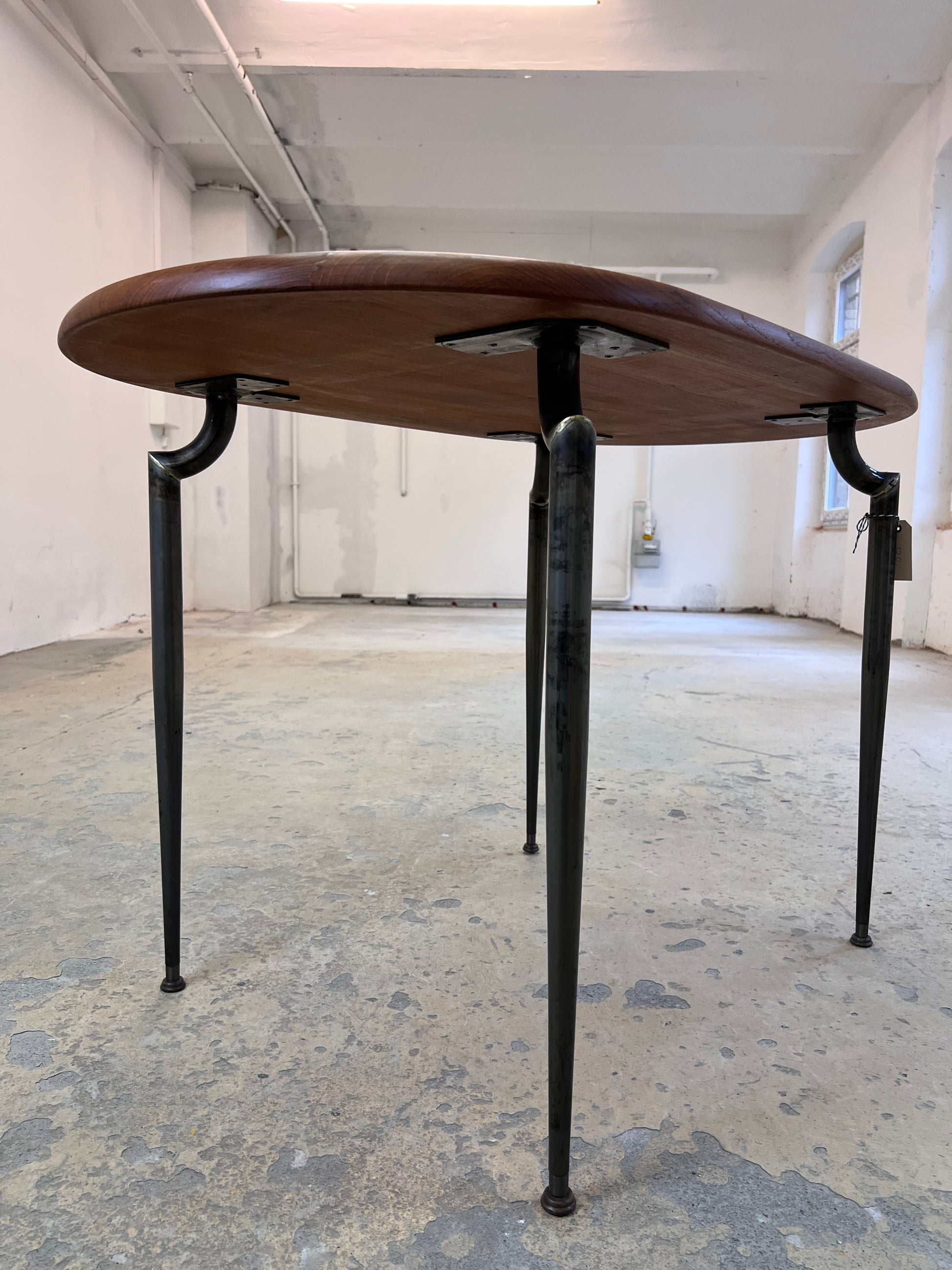 Esstisch Teak mit Metallbeinen von Niels Bach