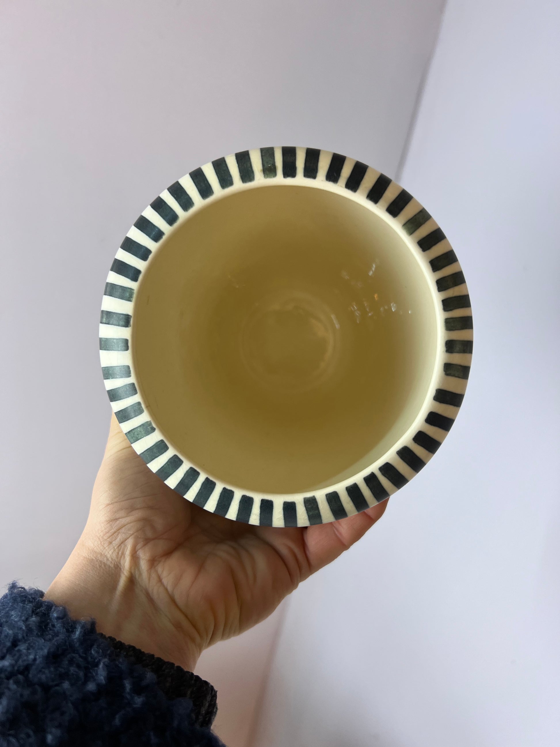 Handbemalte Vase creme schwarz von Maria Köhler für Villeroy & Boch