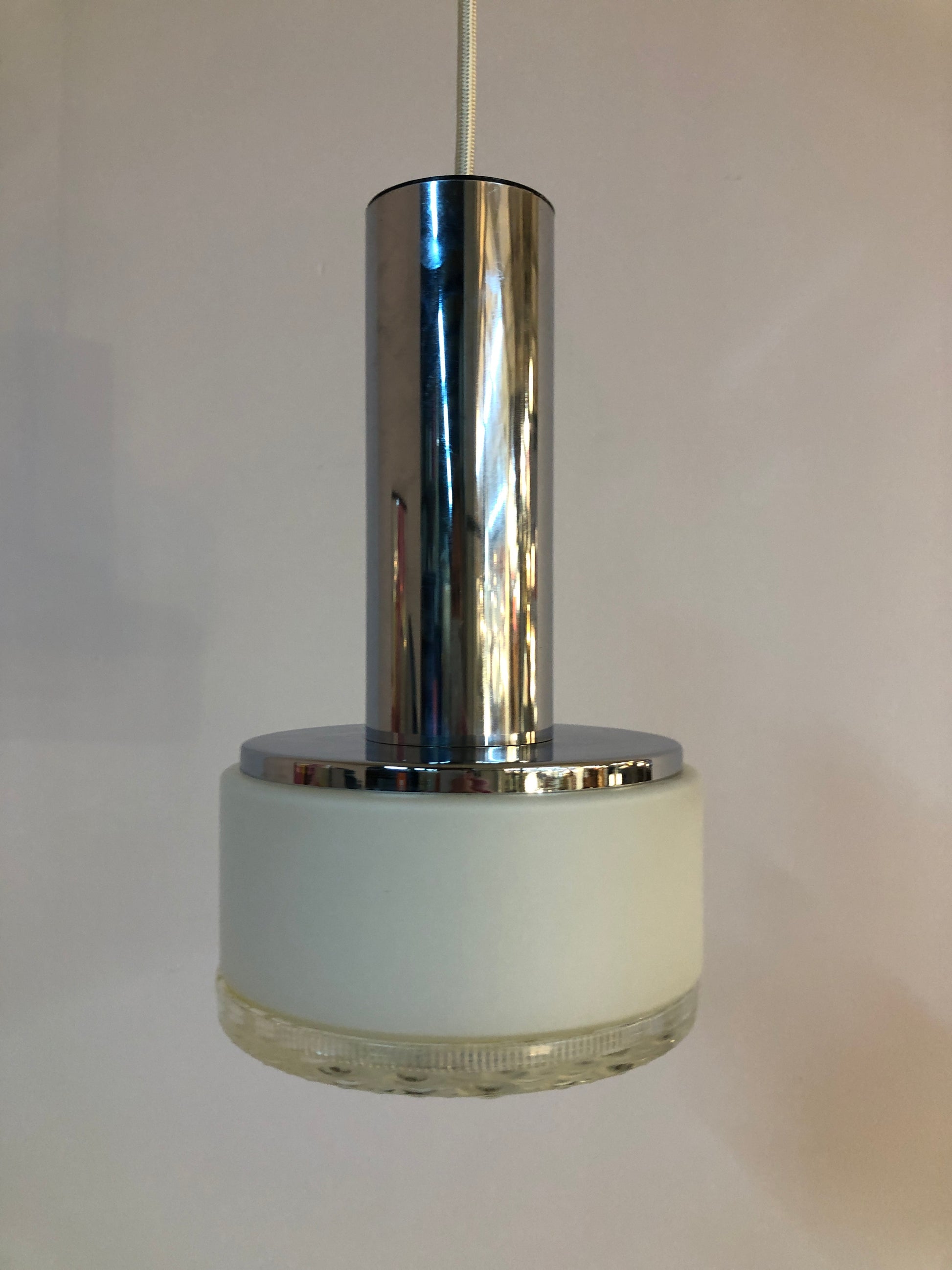 Hängelampe weiß Glas Chrom aus den Niederlanden