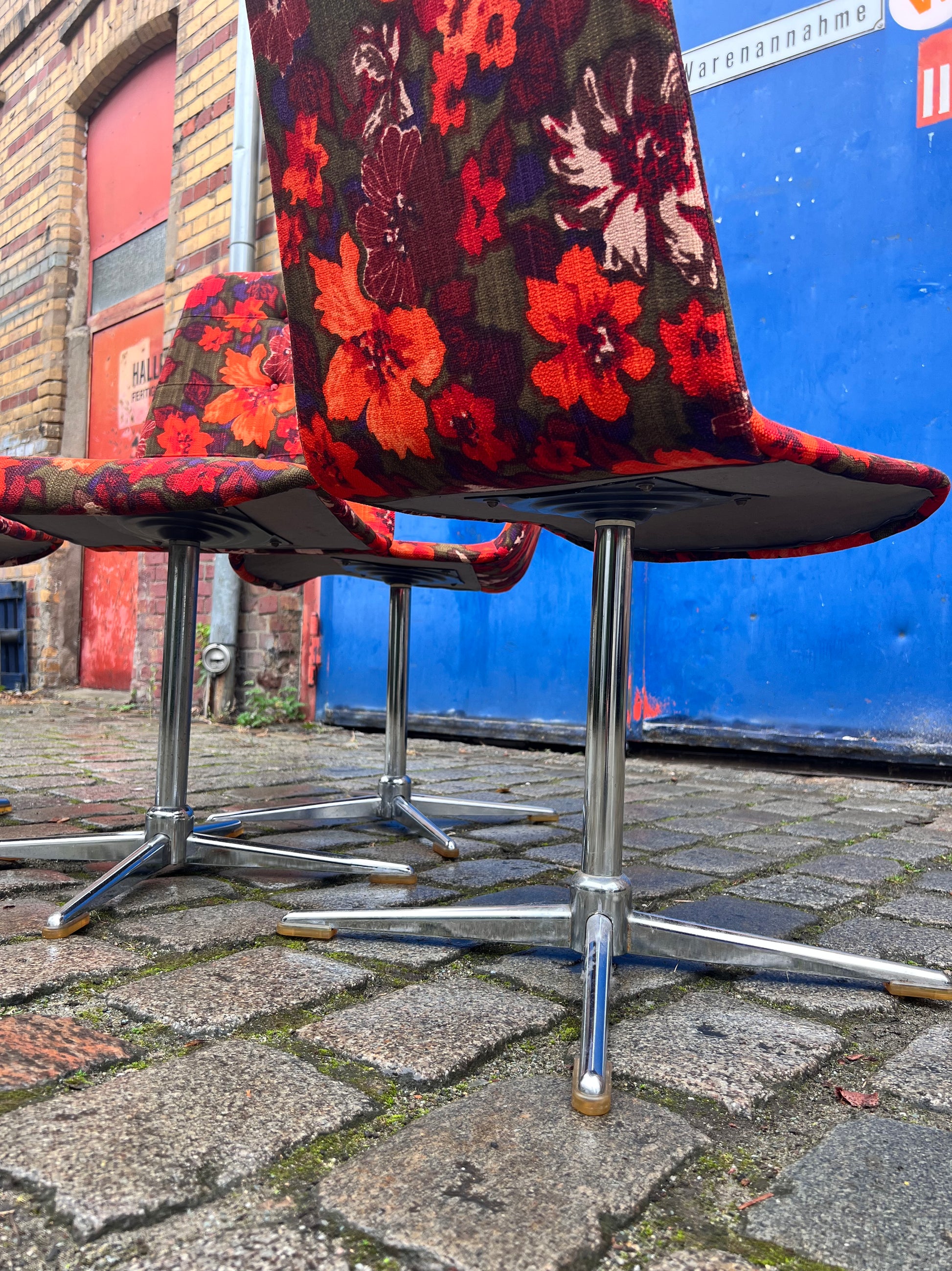 Set: 4x Drehstuhl rot floral von EKA Wohnmöbel