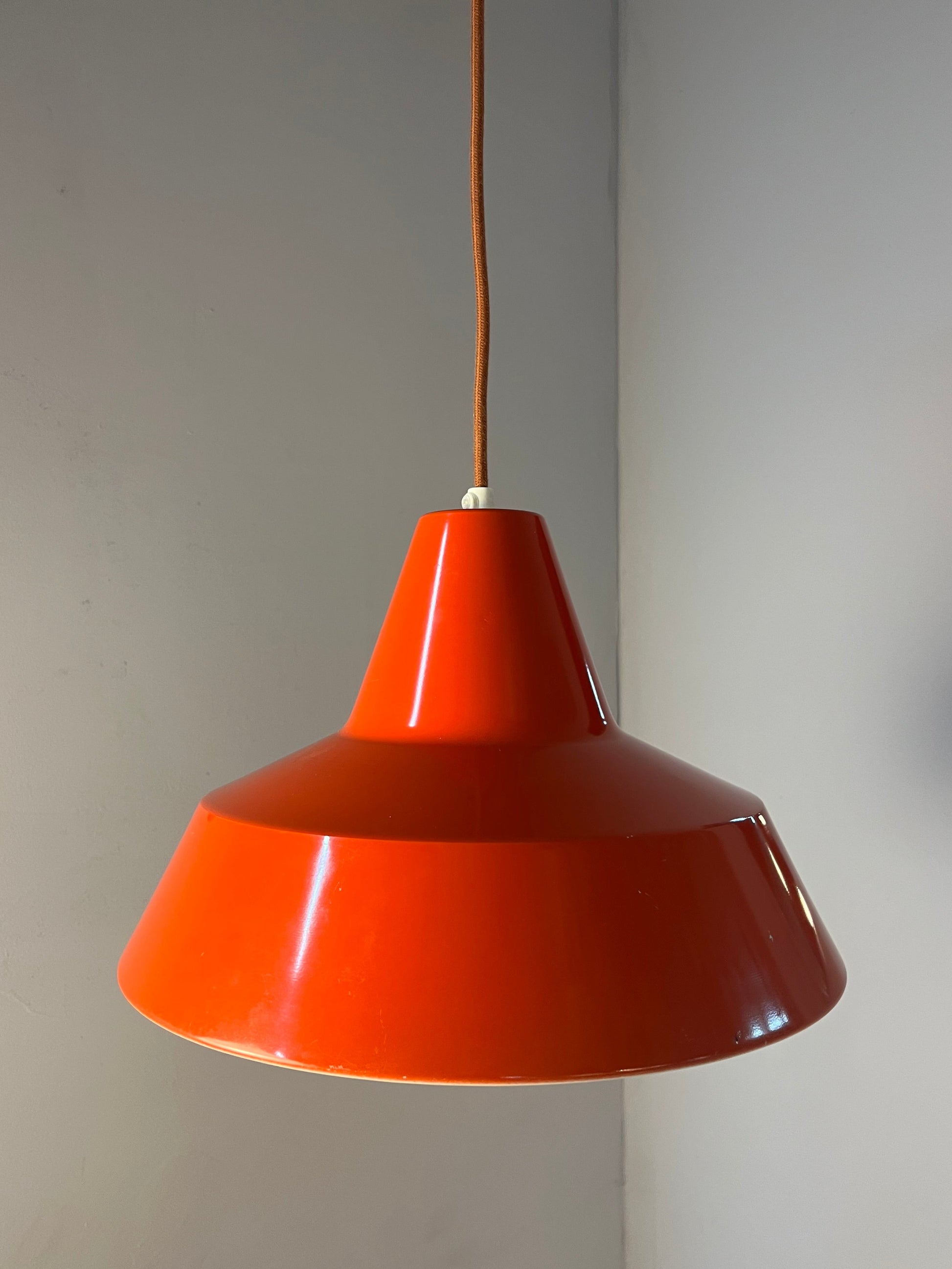 Industrielampe orangerot Metall