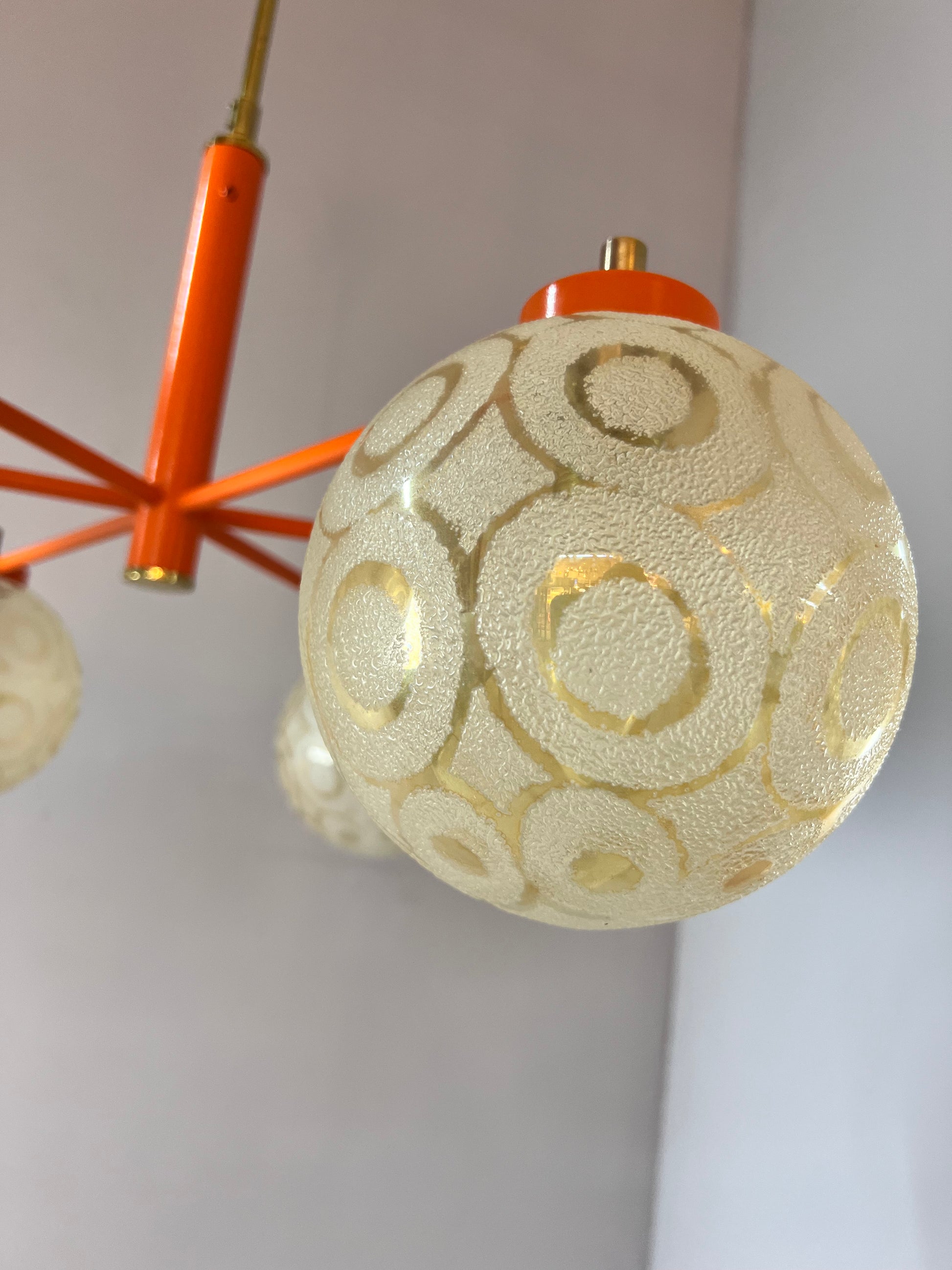 Kronleuchter orange creme