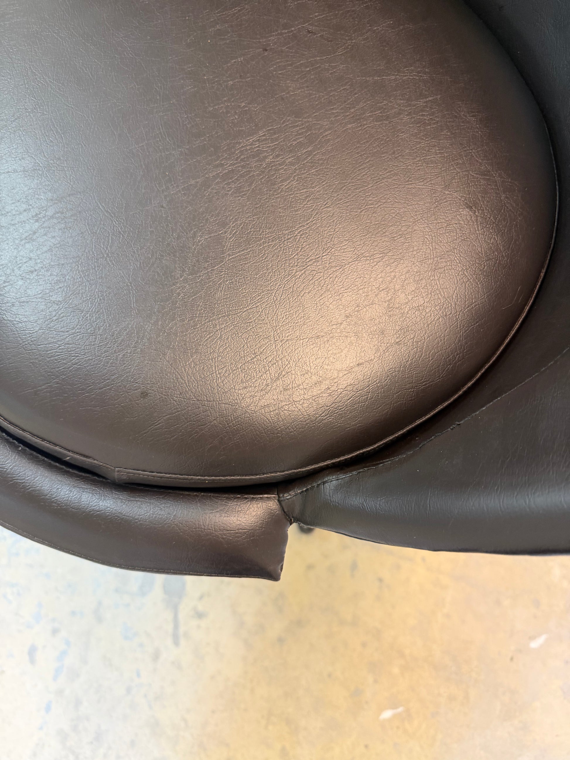 Cone Chair braunes Kunstleder von Verner Panton