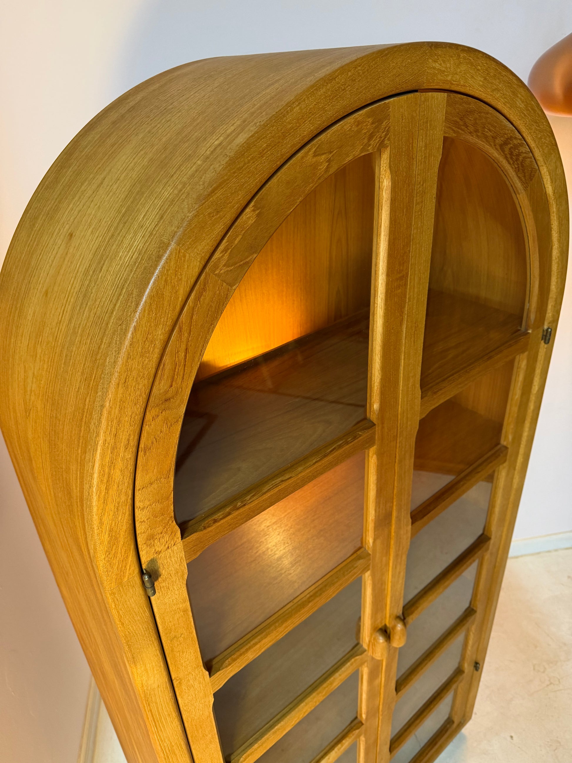 Rundbogen Vitrine Teak von Dyrlund
