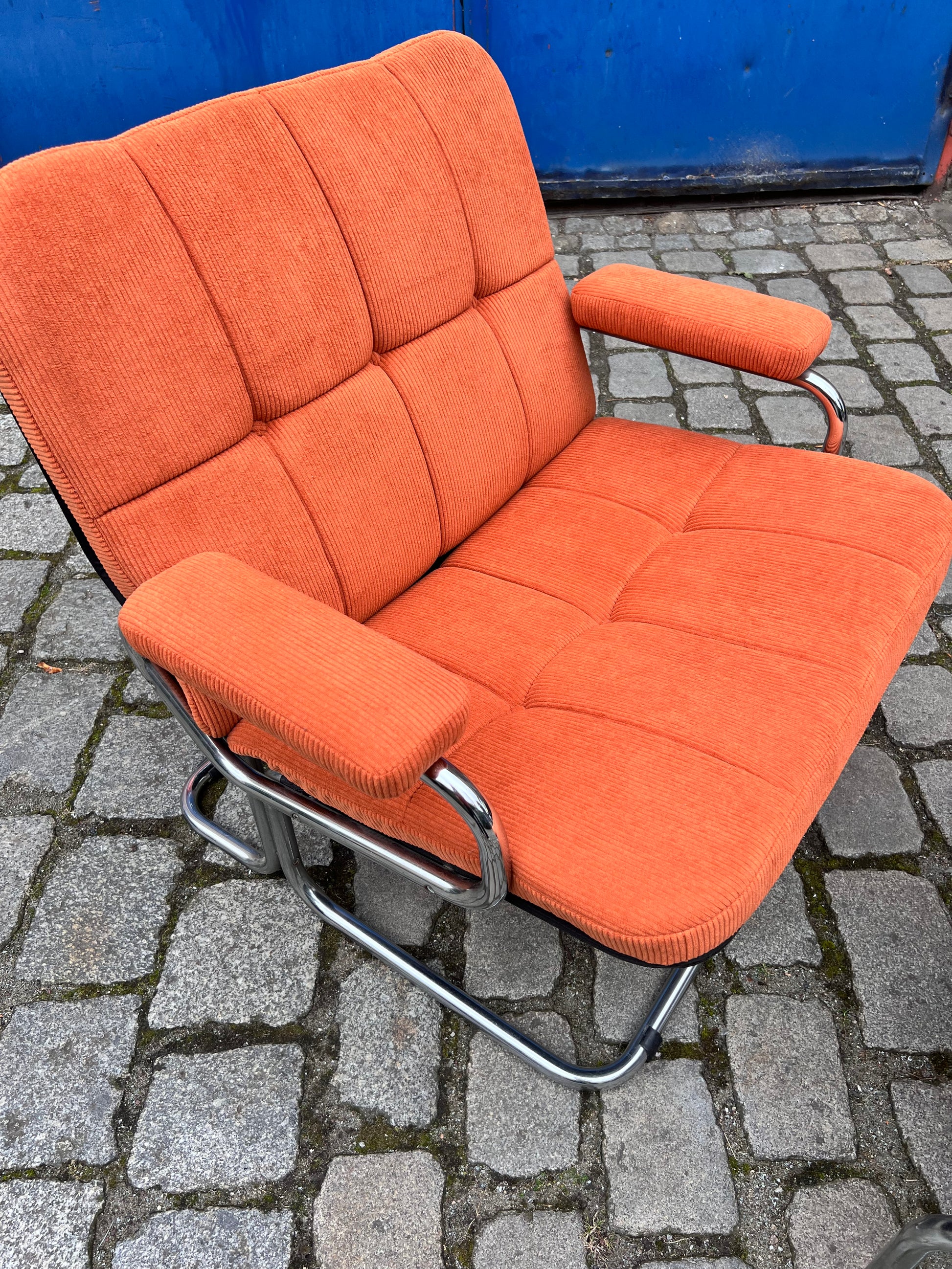 Sessel orange Cord Chrom mit Ottomane von pol international