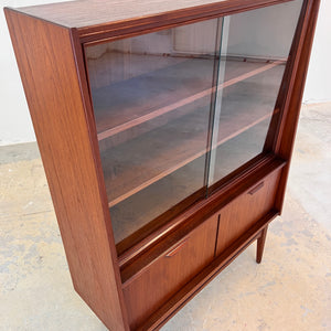 Vitrine Teak mit Klappfächern aus Deutschland