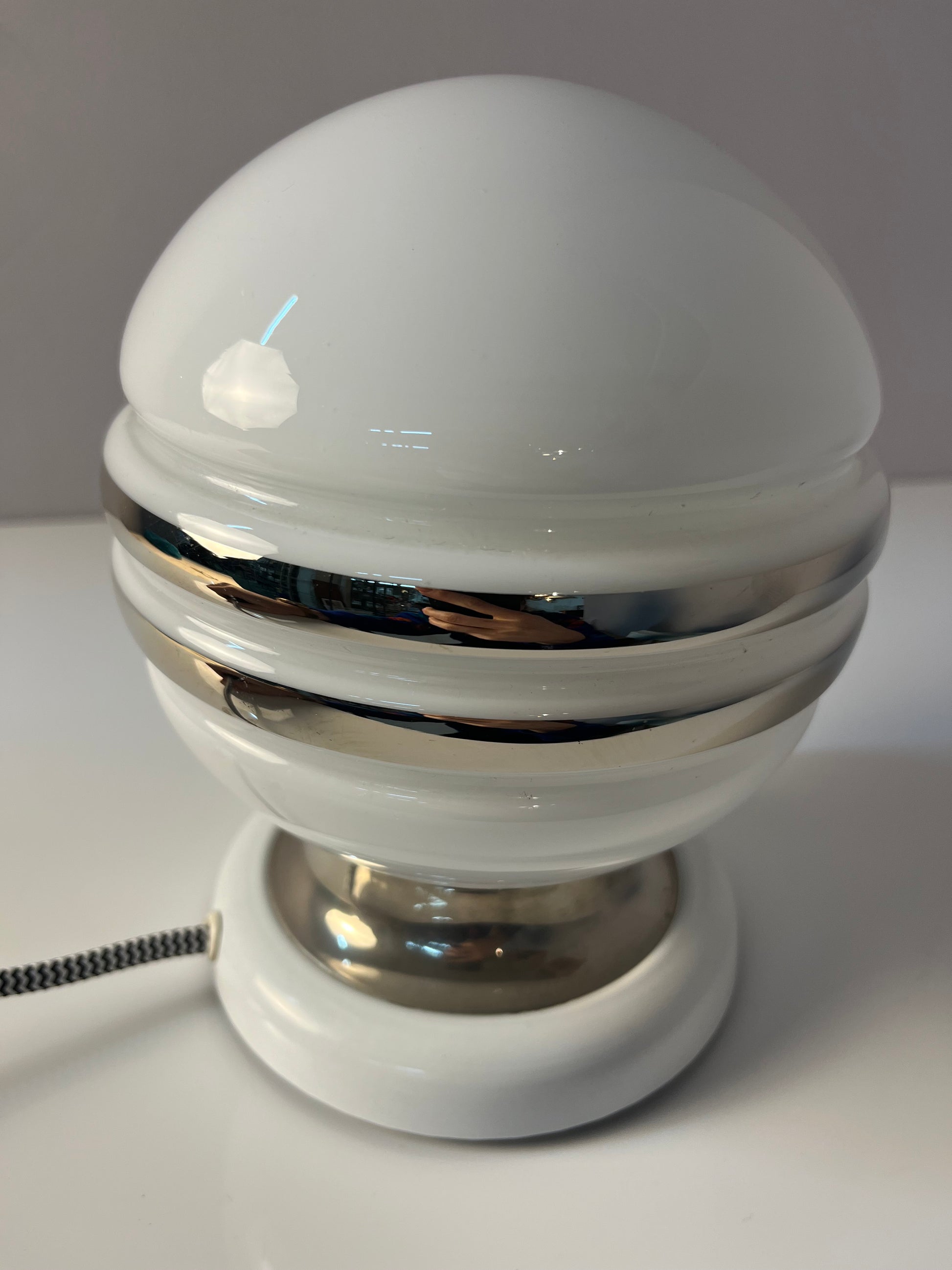 Kugel-Tischlampe weiß Chrom