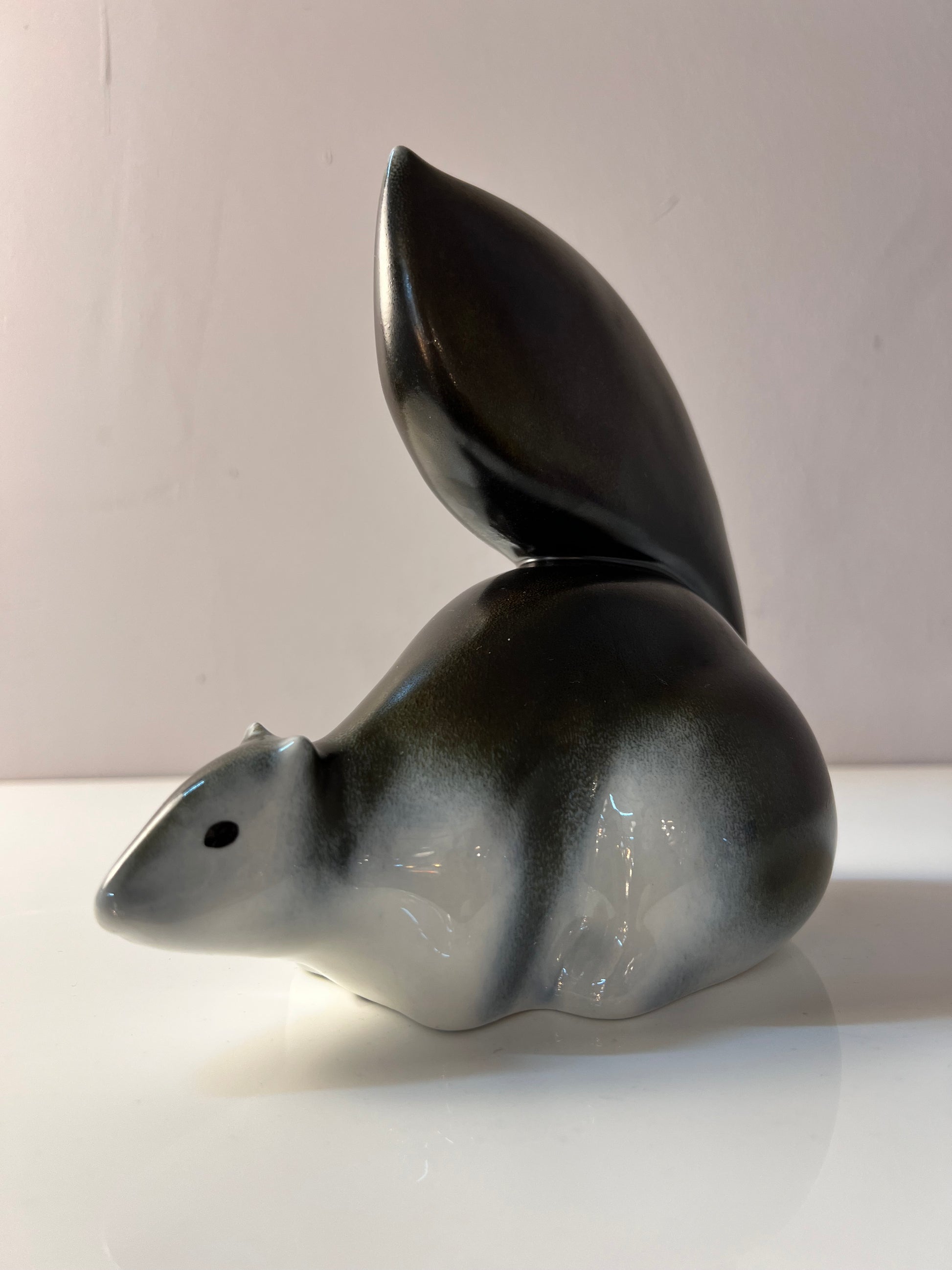 Figur Eichhörnchen von Ljubiša Mišić für Goebel Porzellan