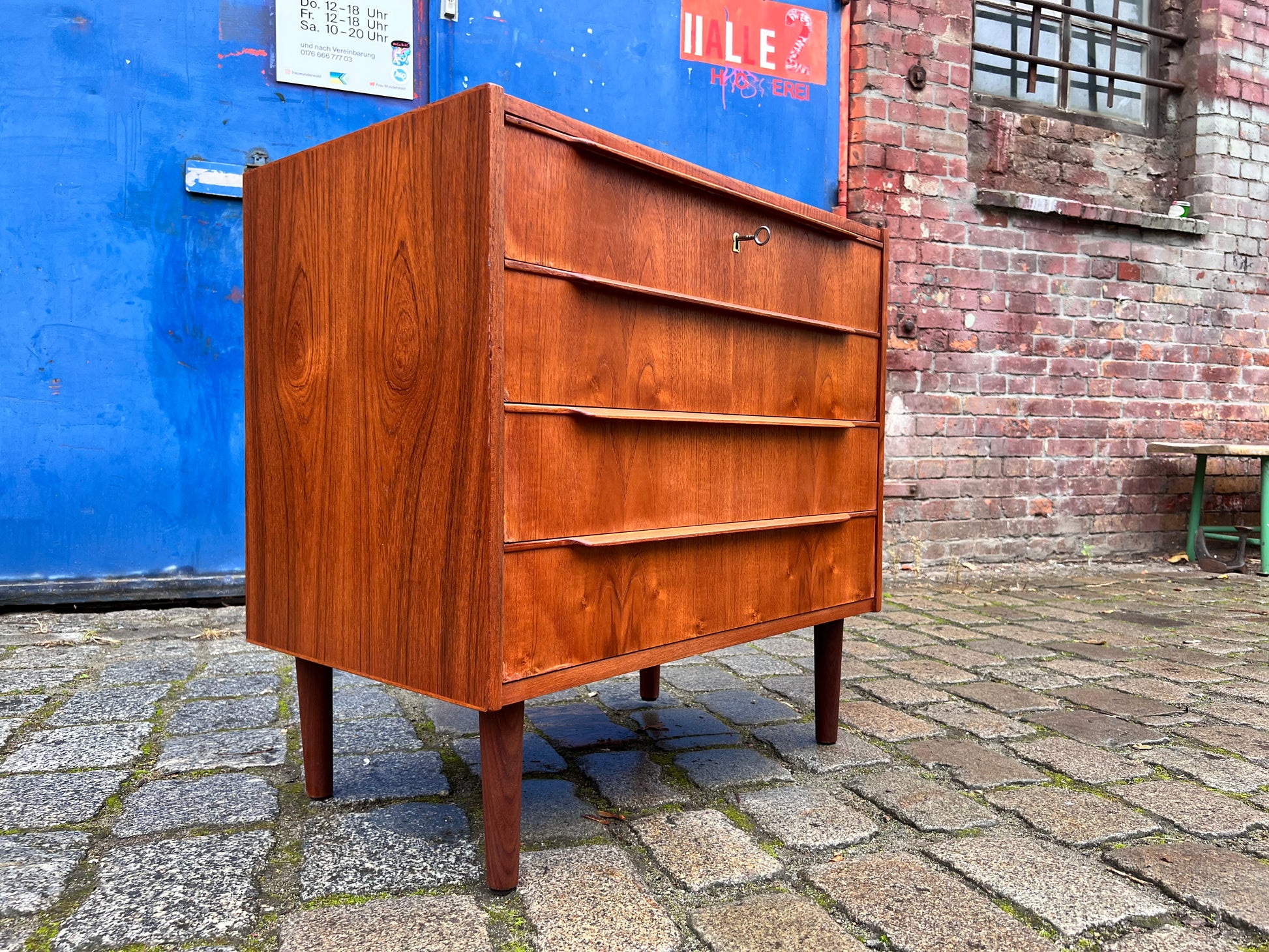 Kommode Teak mit Schloss aus Dänemark