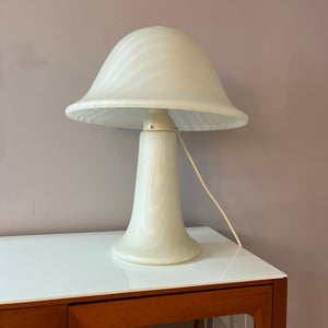 Pilzlampe weiß mit Zebramuster von Peill & Putzler