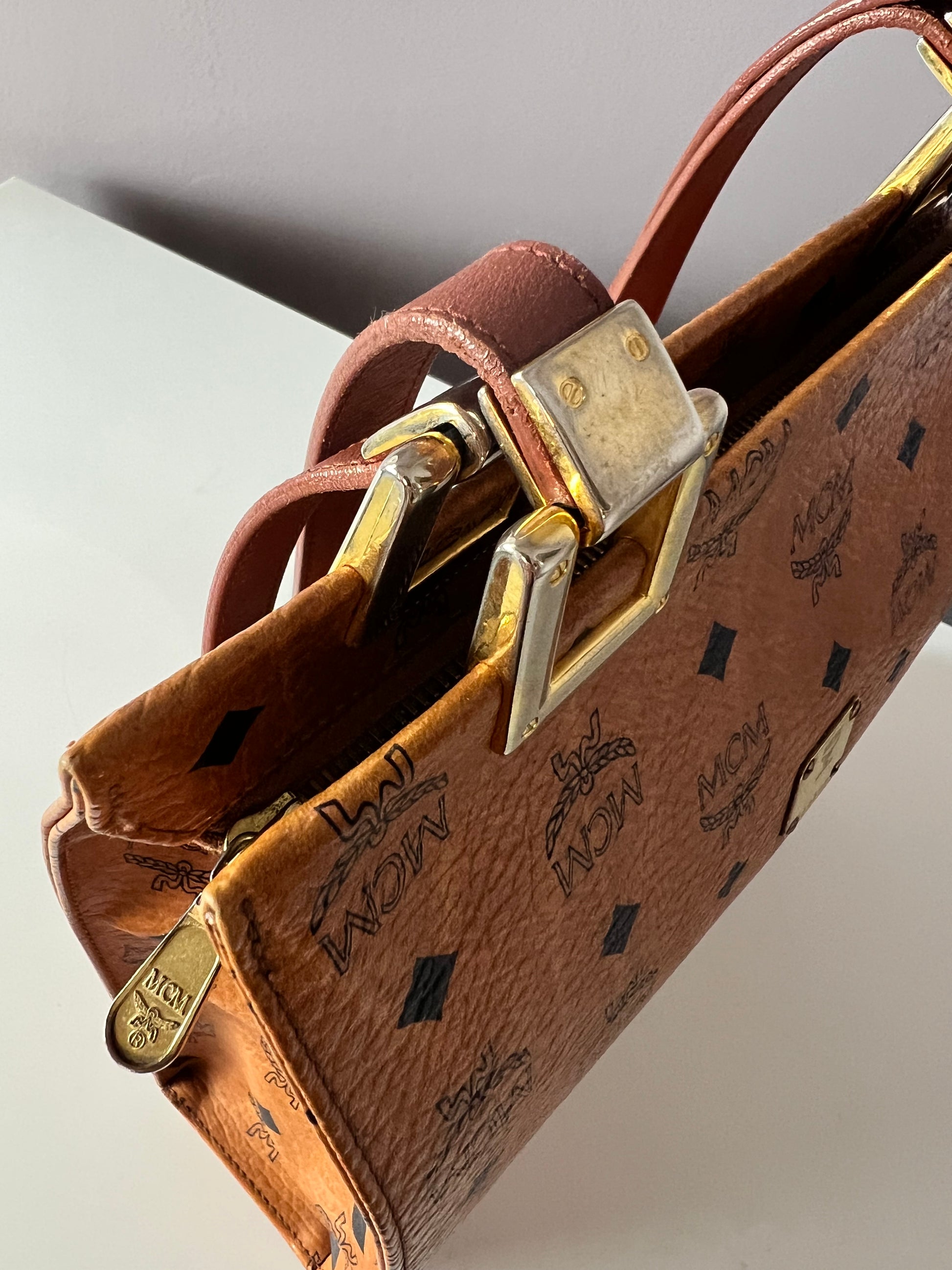 Vintage Designerhandtasche MCM Modell 02031