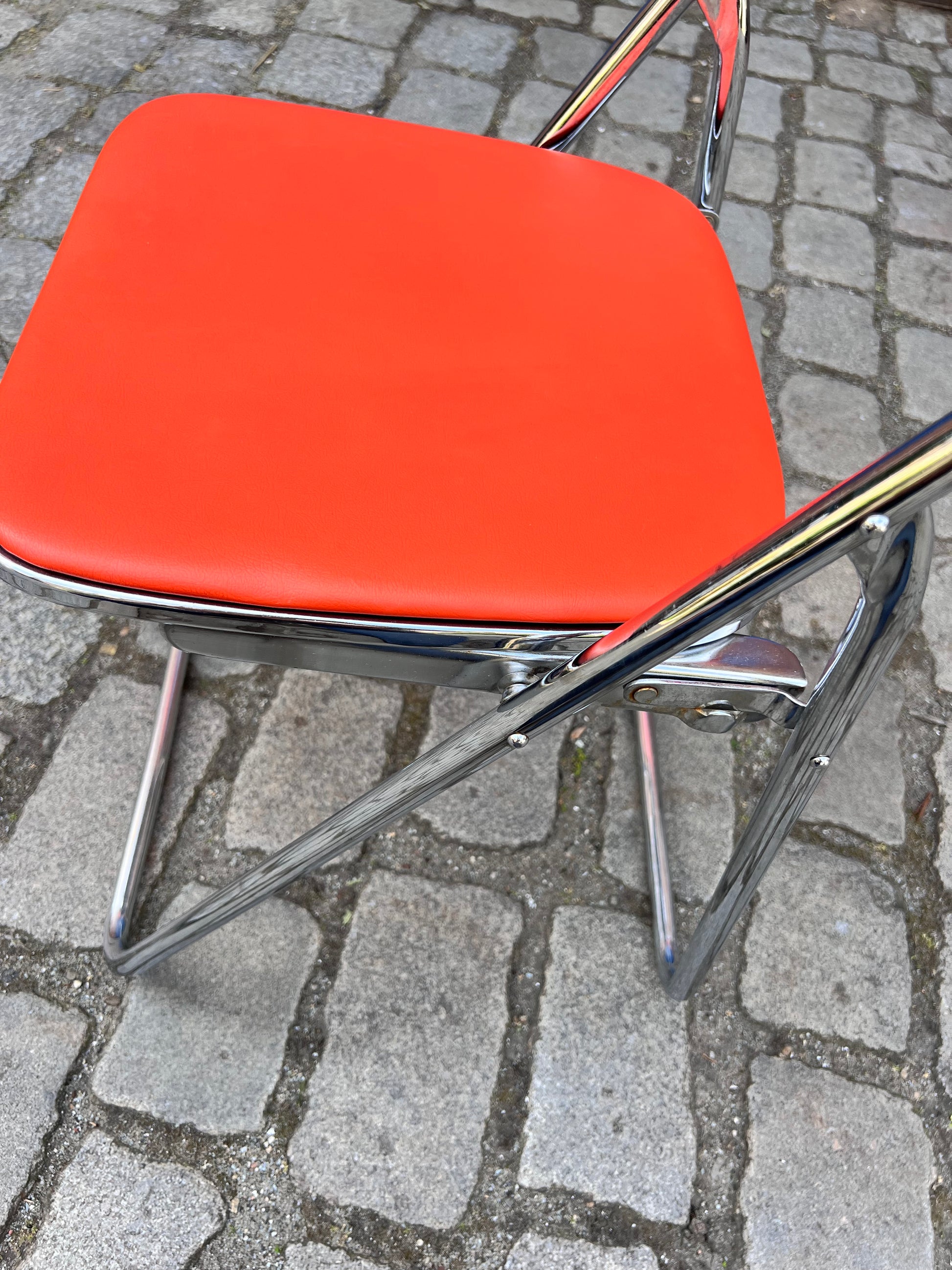 Klappstuhl rot Chrom von Camel Steel Products
