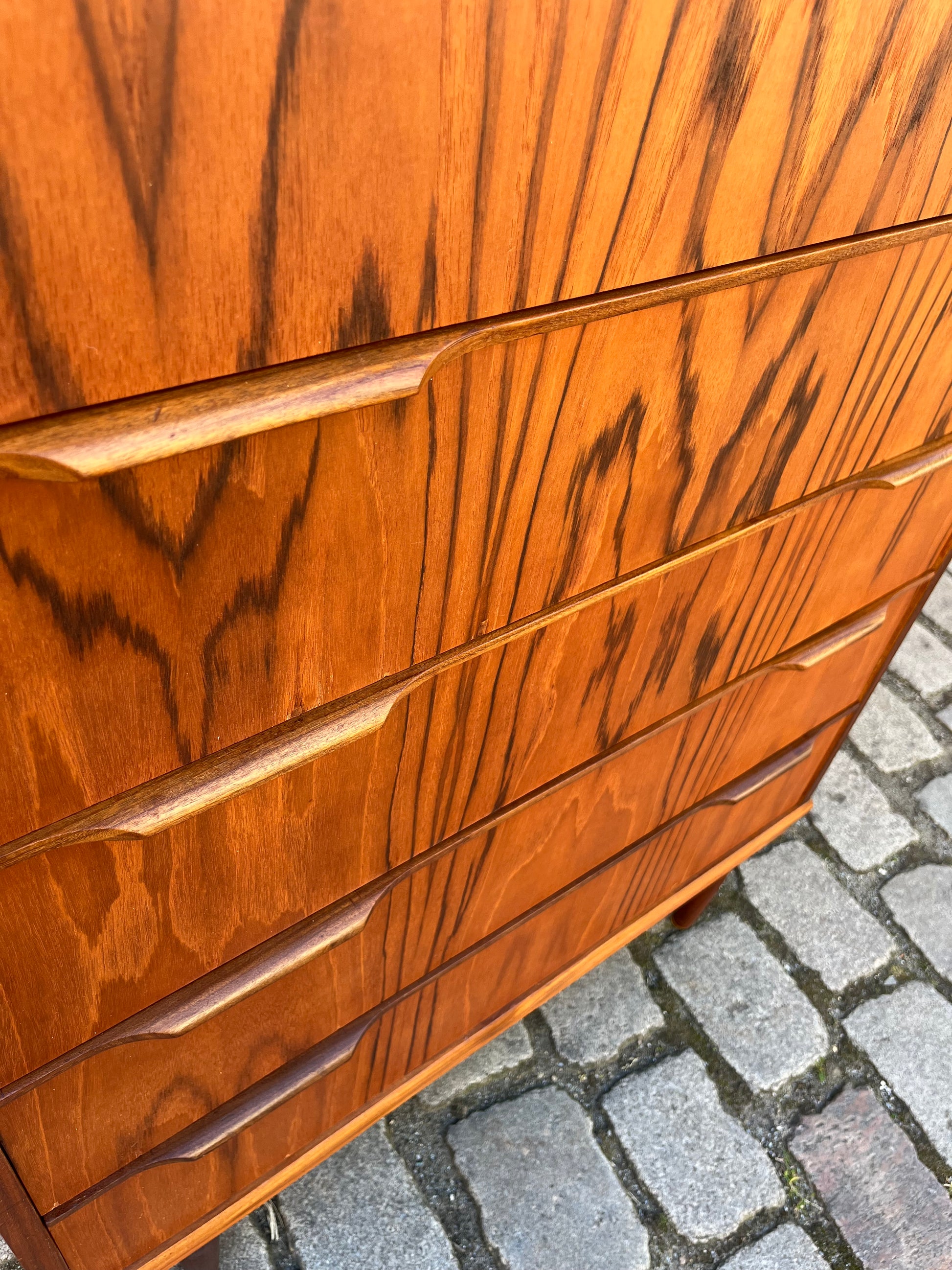 Kommode Teak mit Schloss aus Dänemark