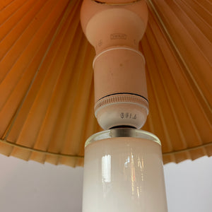 Tischlampe weiß Glas mit rosa Schirm