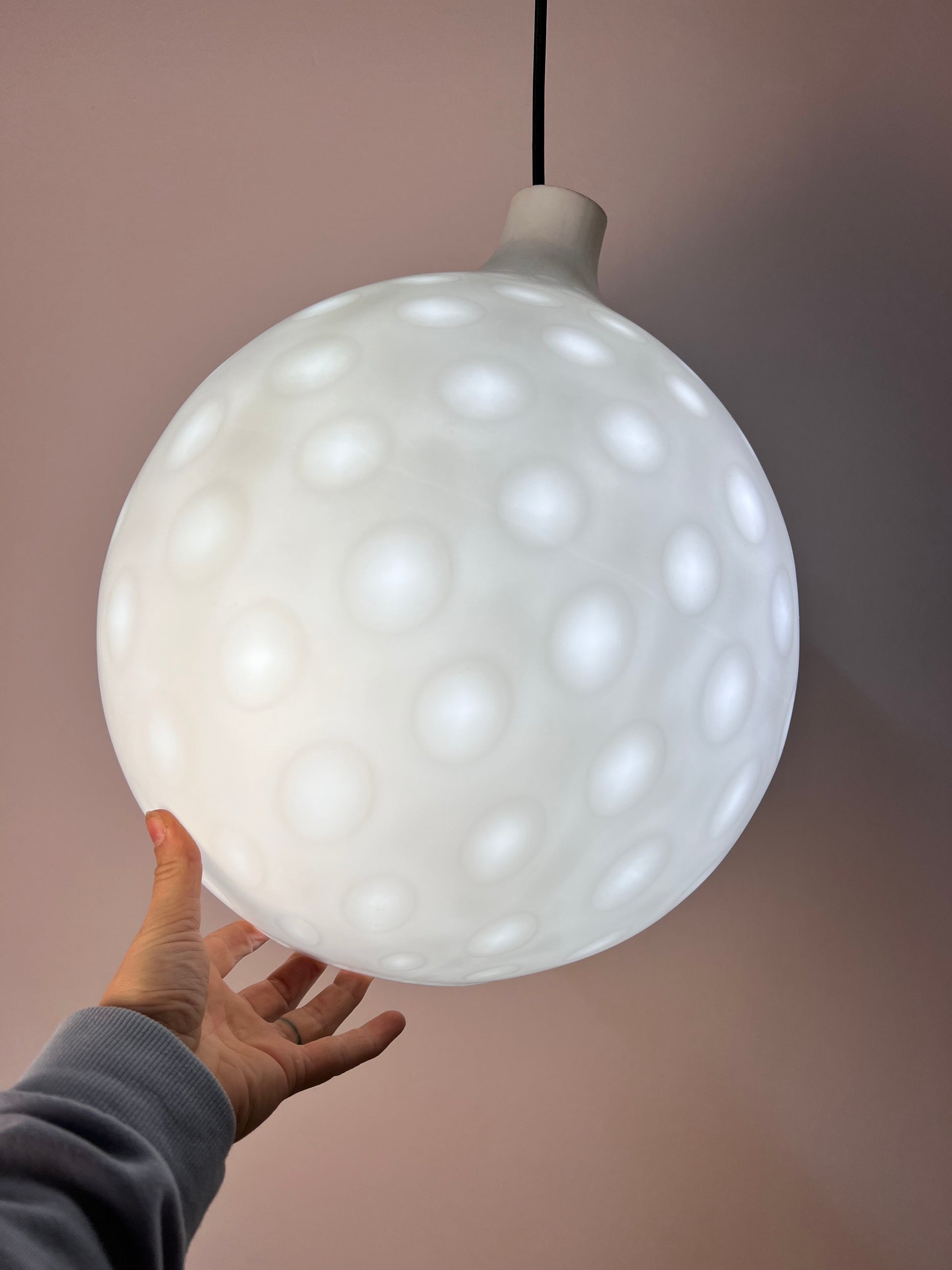 Hängelampe Modell Como Milchglas von Aloys Gangkofner für Peill & Putzler