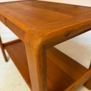 Beistelltisch Teak mit Schubladen & Ablage aus Dänemark