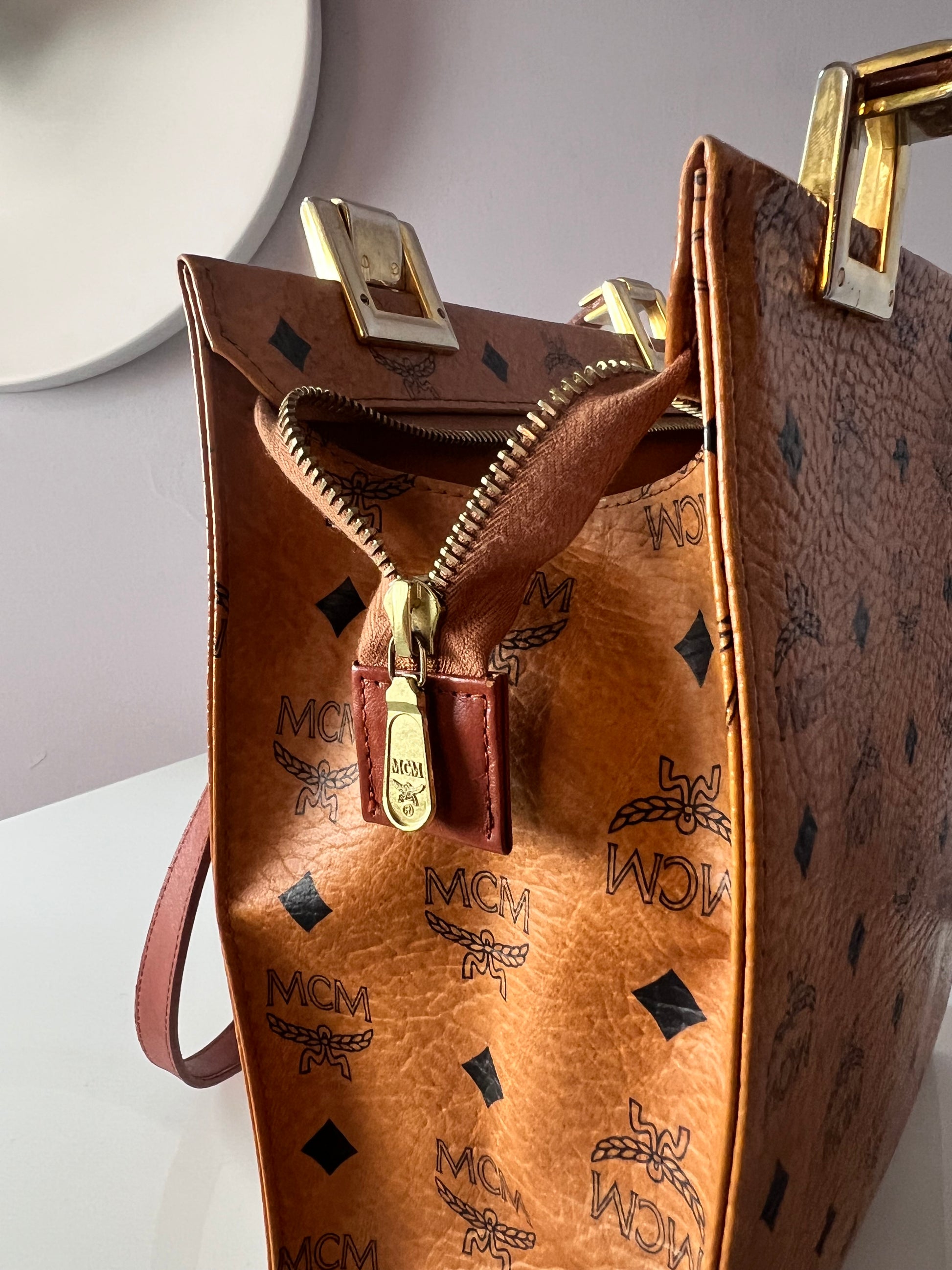 Vintage Designerhandtasche MCM Modell 02031
