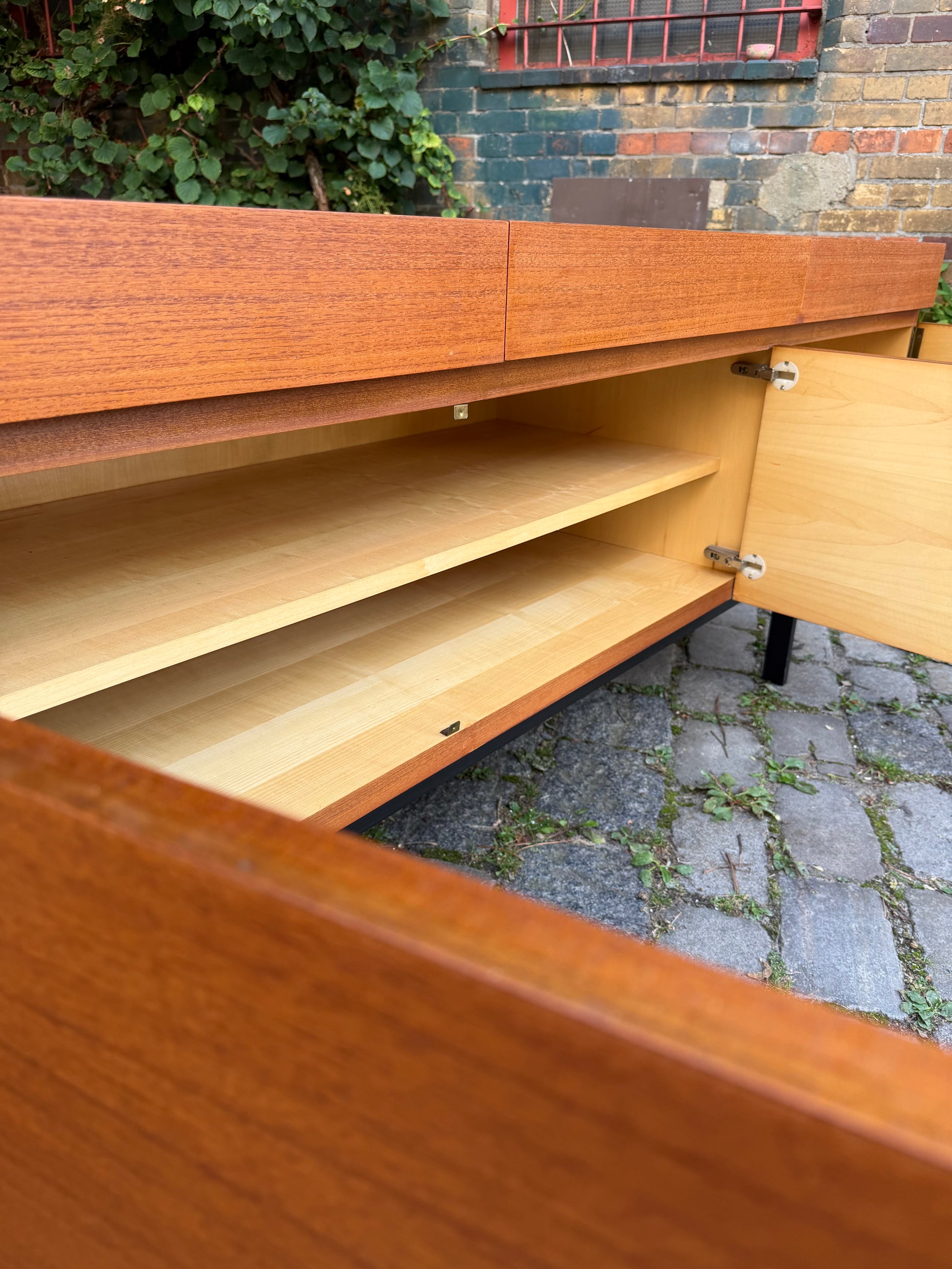 XXL Sideboard Teak mit Schloss aus Deutschland