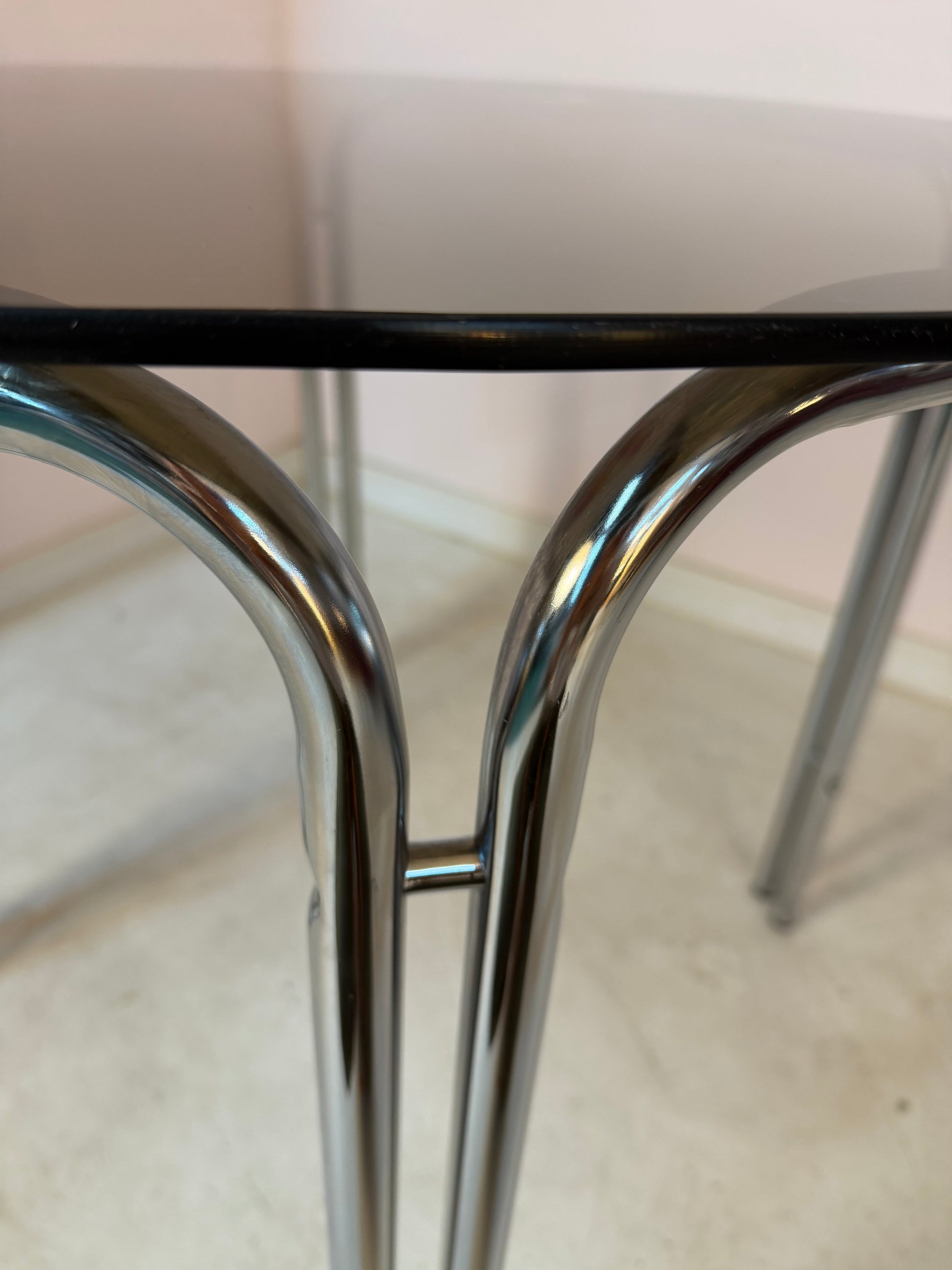 Esstisch Chrom und Rauchglas rund
