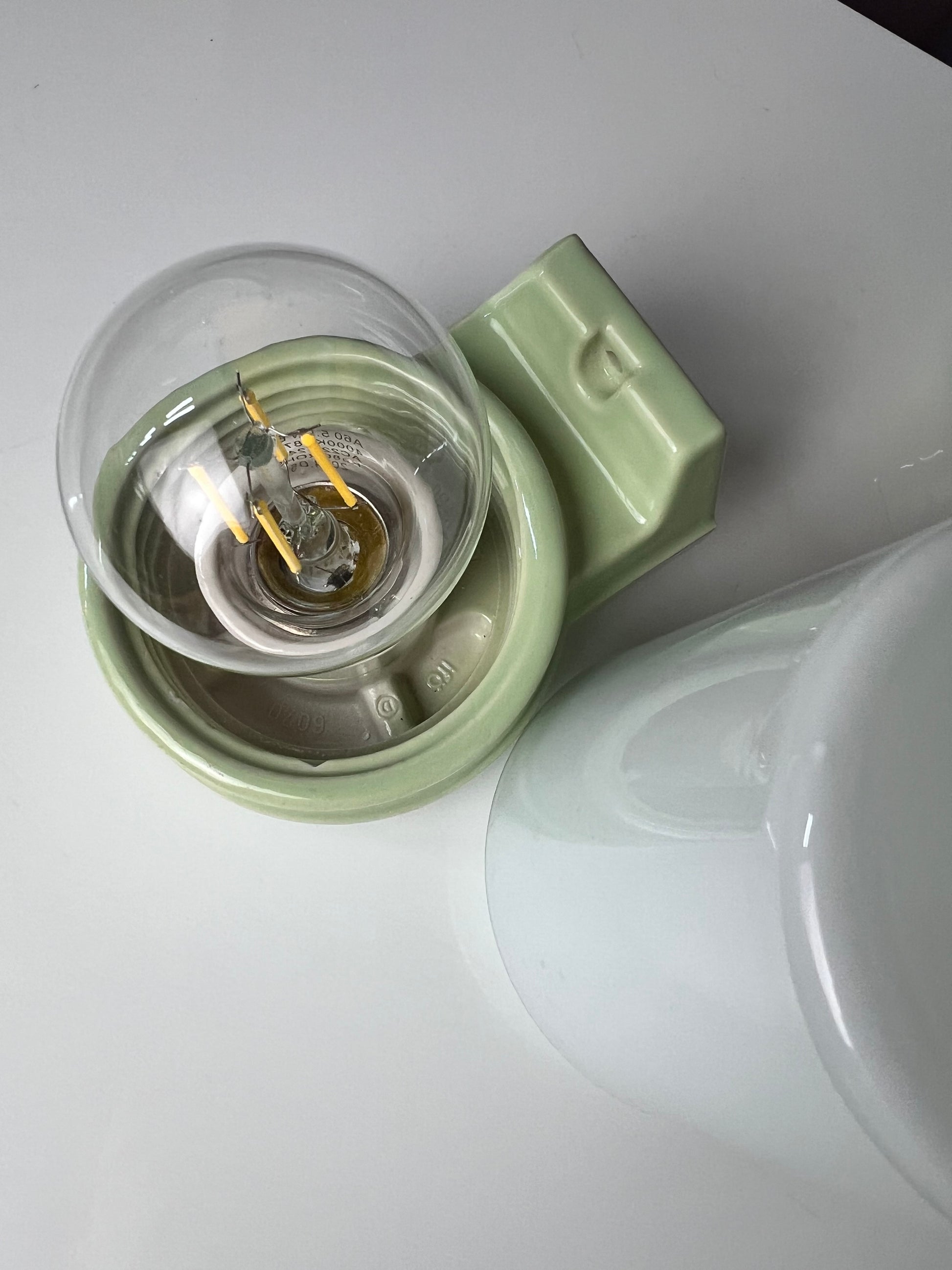 Set: 2x Wandlampe Modell 6070 hellgrün Sigvard Bernadotte für Ifö