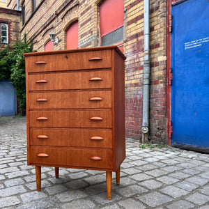 Kommode Teak mit Muschelgriffen aus Dänemark