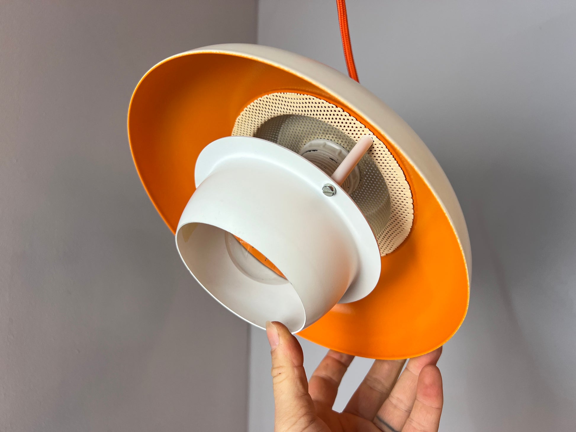 Lamellenlampe neu lackiert weiß orange