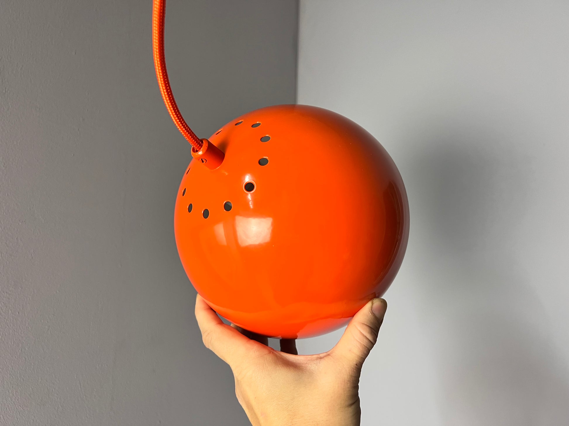 Kugellampe neu lackiert orange aus Dänemark