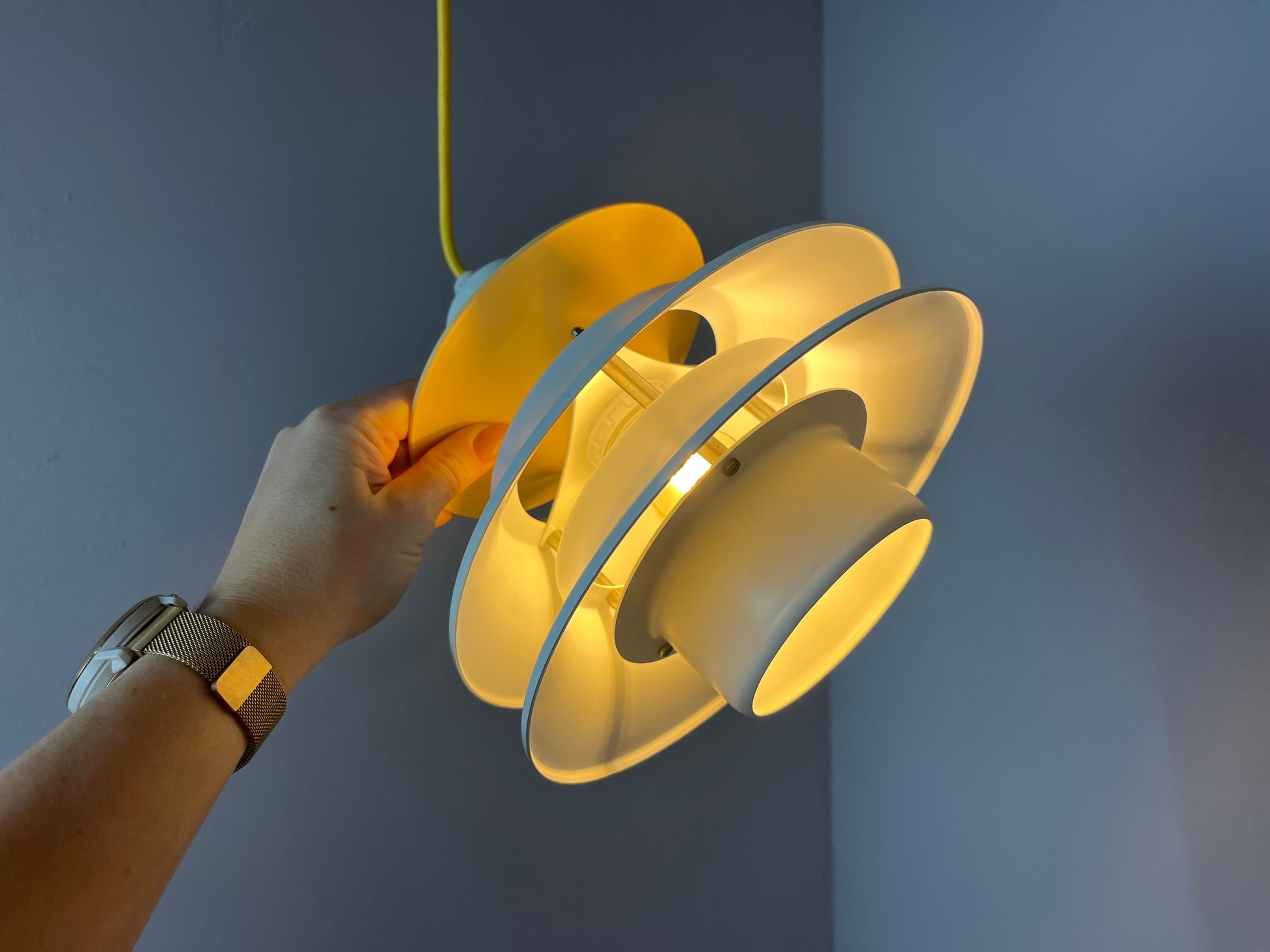 Lamellenlampe weiß gelb von Lyskær