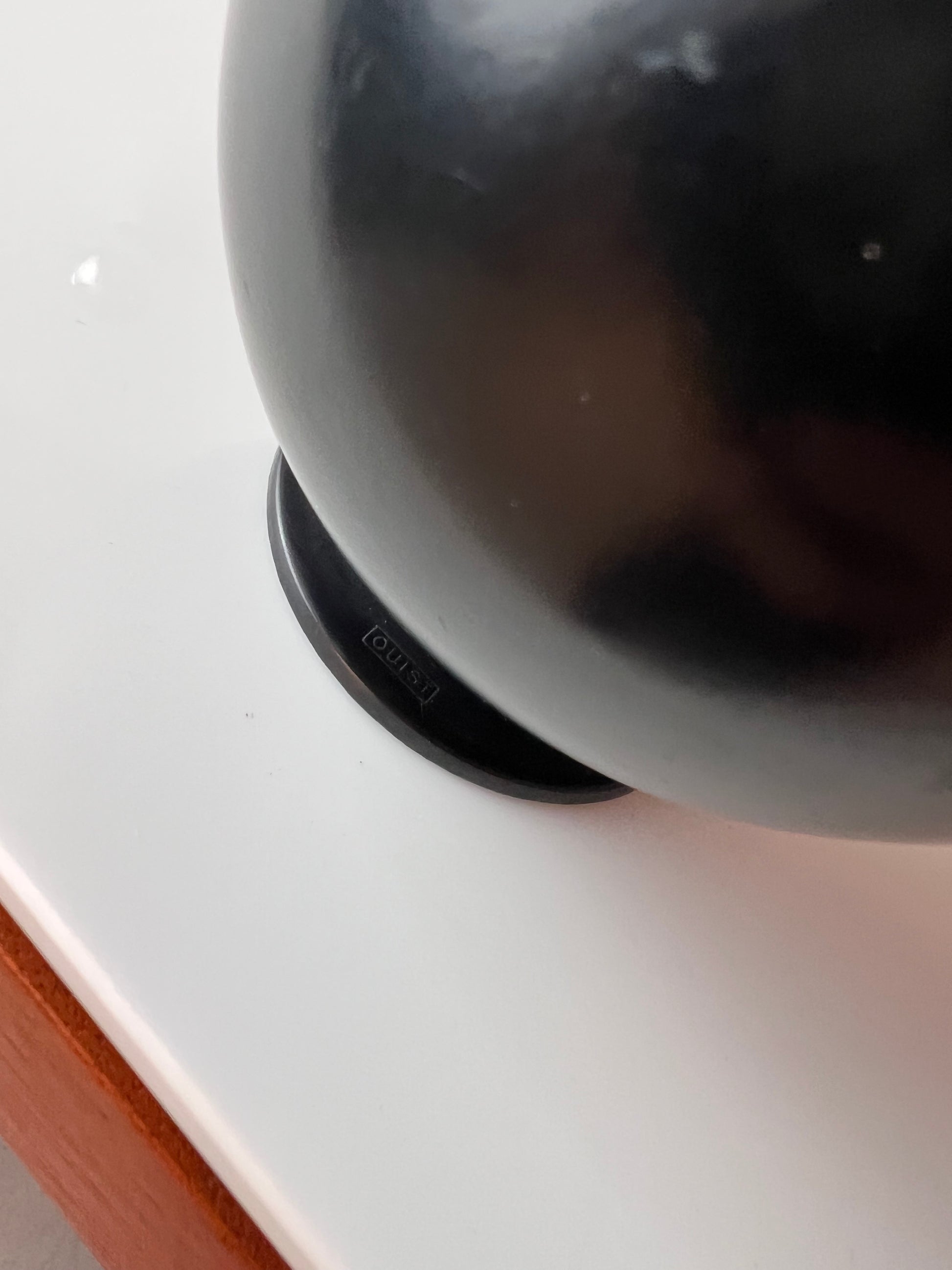 Kugelaschenbecher schwarz Chrom von Quist
