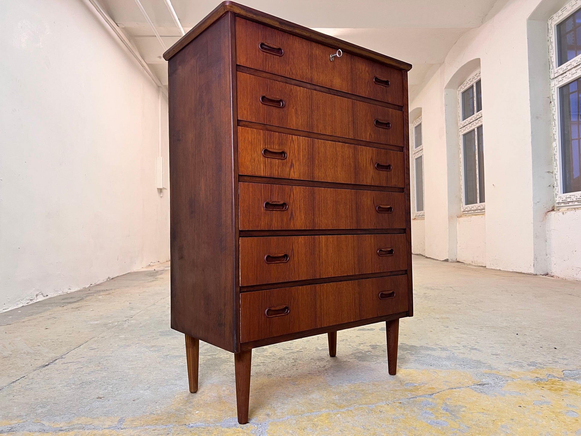 Kommode Teak mit Schloss aus Dänemark