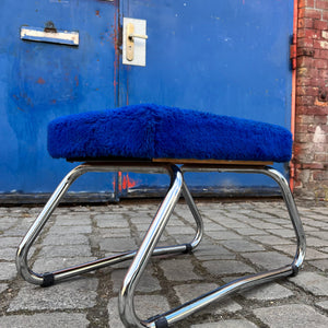 Hocker königsblau Chrom mit Tritt