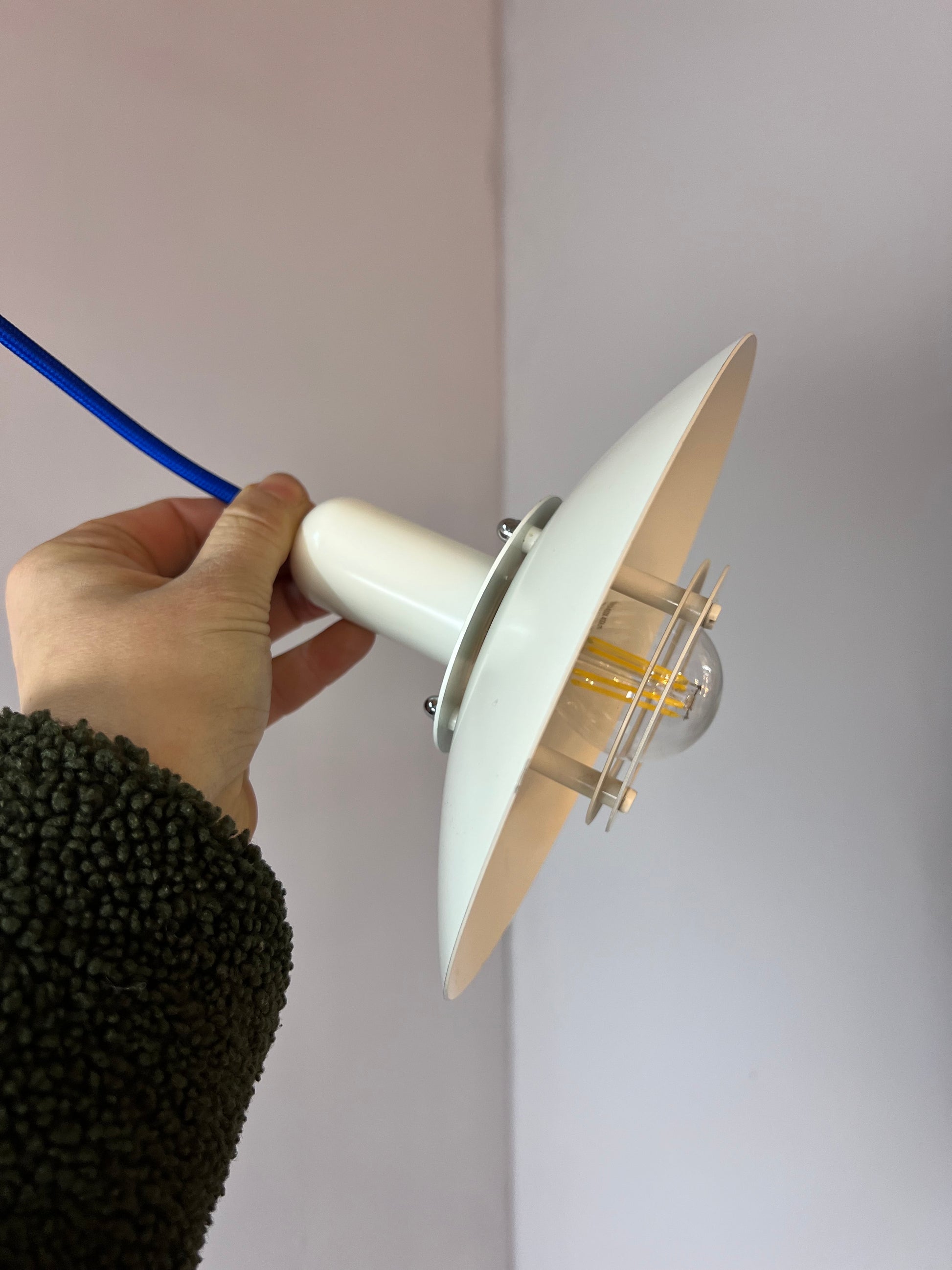 Kleine Lamellenlampe weiß aus Dänemark