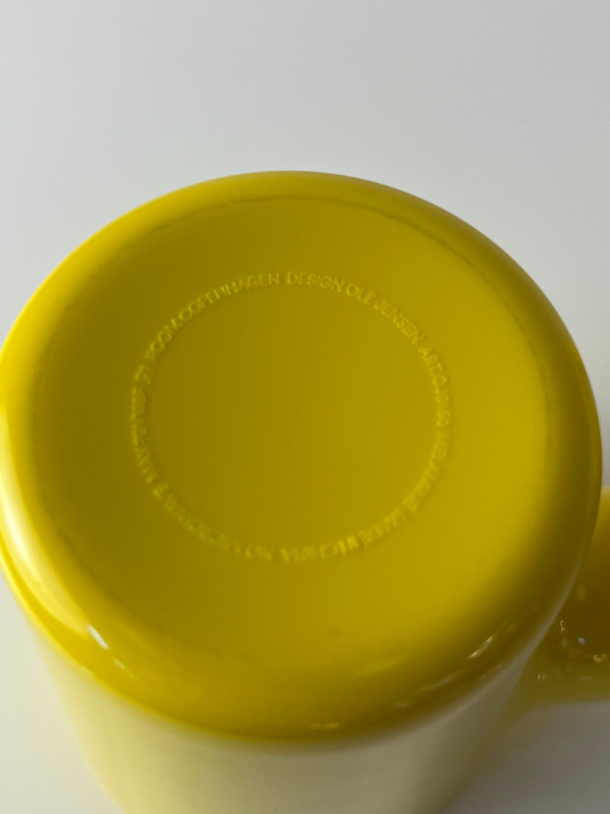 Set: 2x Tasse gelb von Ole Jensen für Room Copenhagen