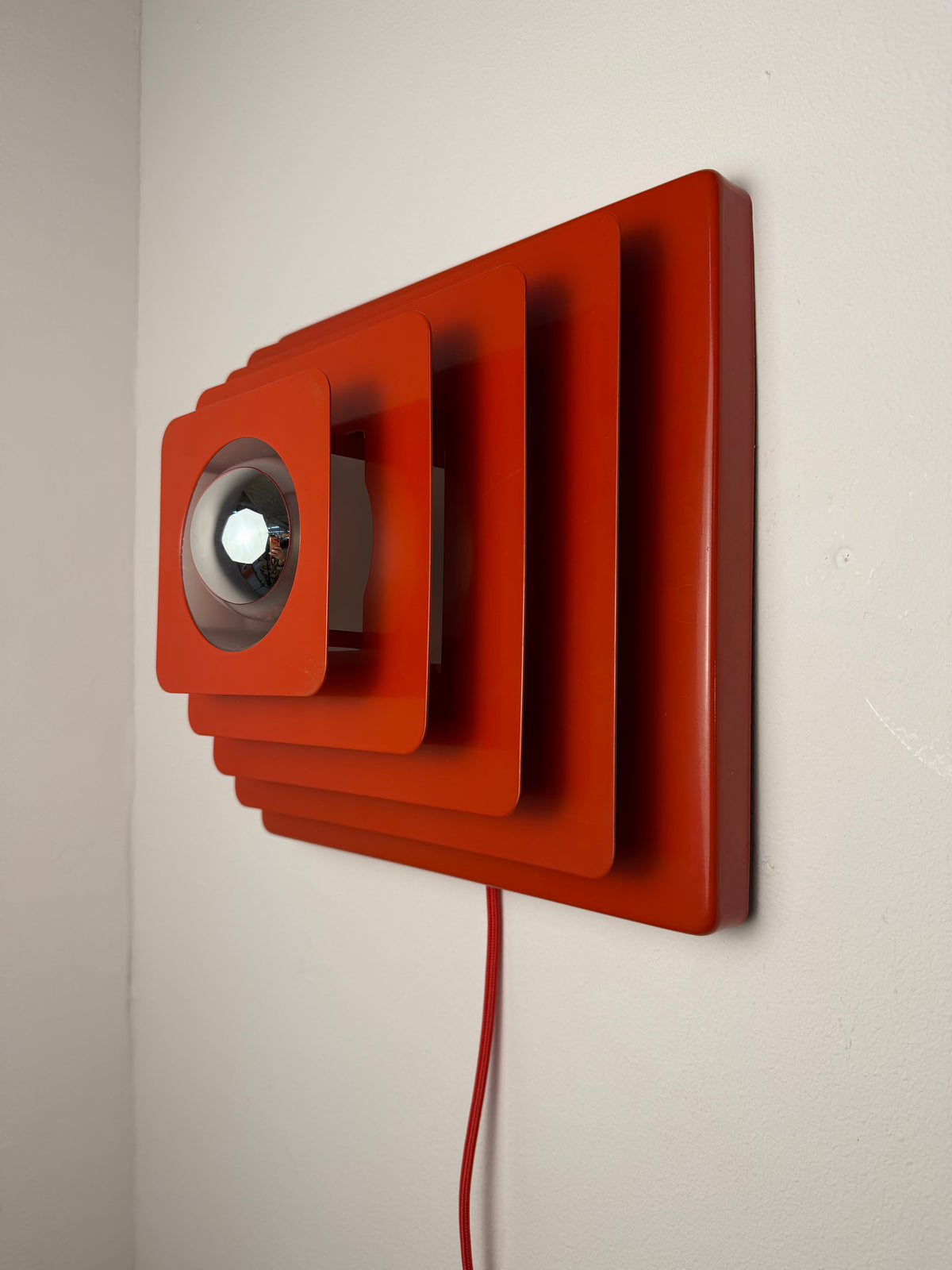Wandlampe Pyramide rot Metall von Hustadt Leuchten