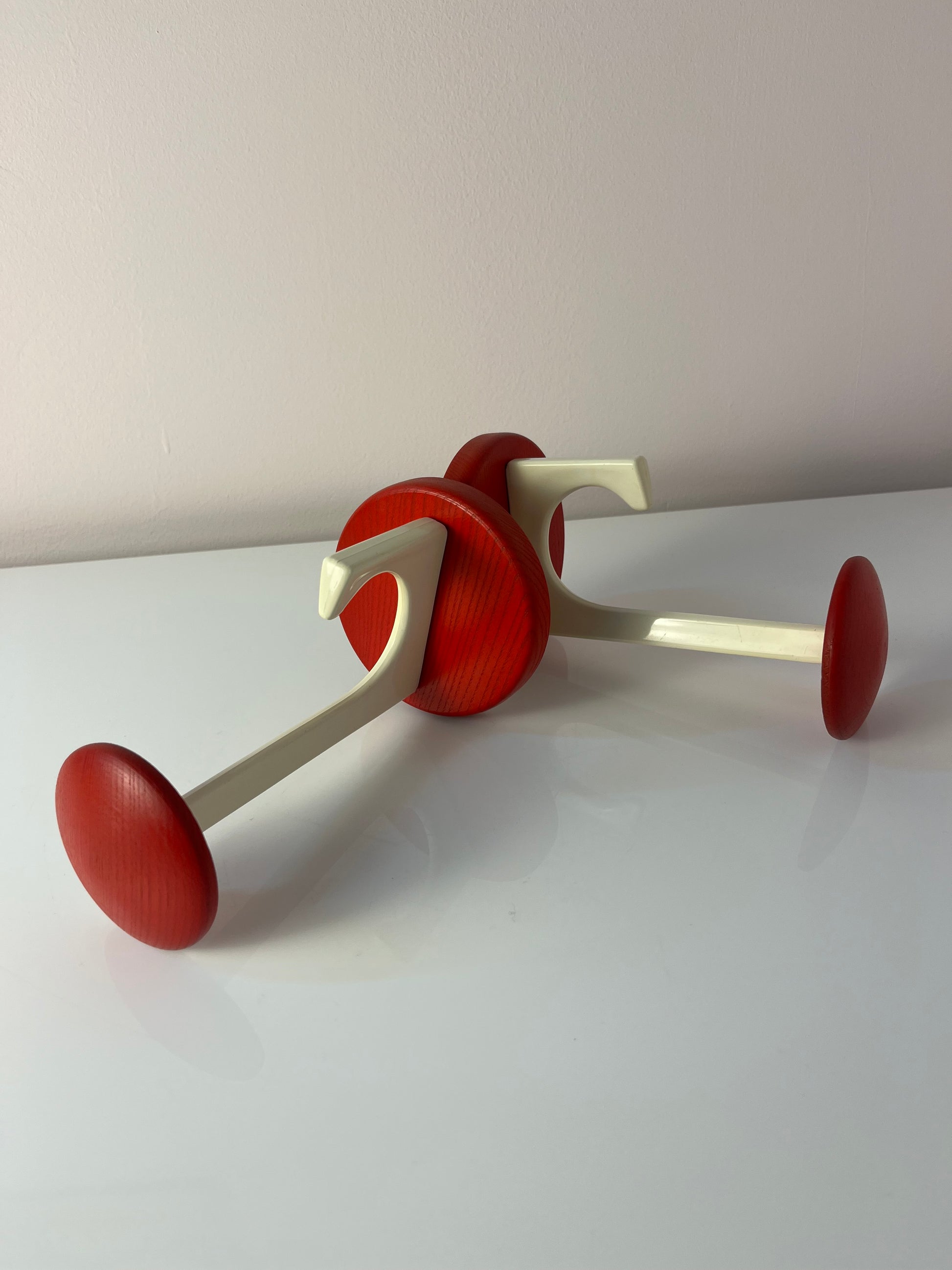 Set: 2x Wandhaken weiß rot