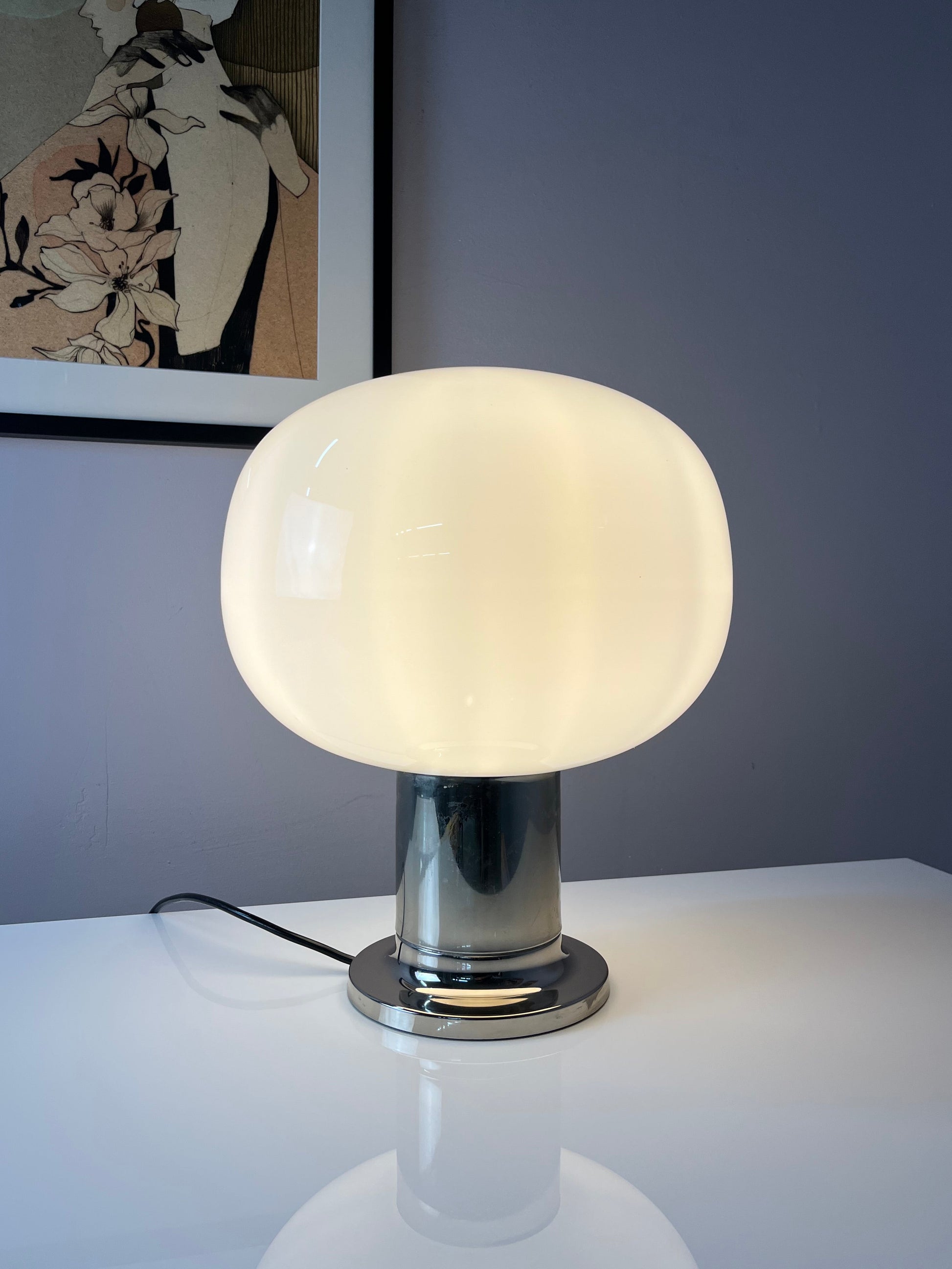 Mushroom Tischlampe Opalglas Chrom von Doria