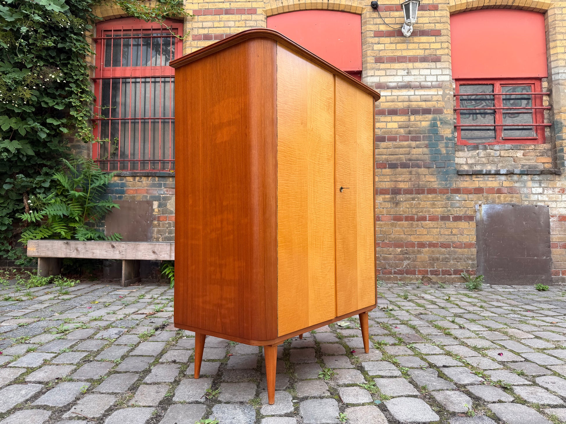Wäscheschrank Ahorn & Nussbaum aus Deutschland