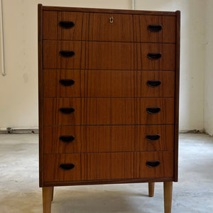 Kommode Teak mit Schloss aus Dänemark