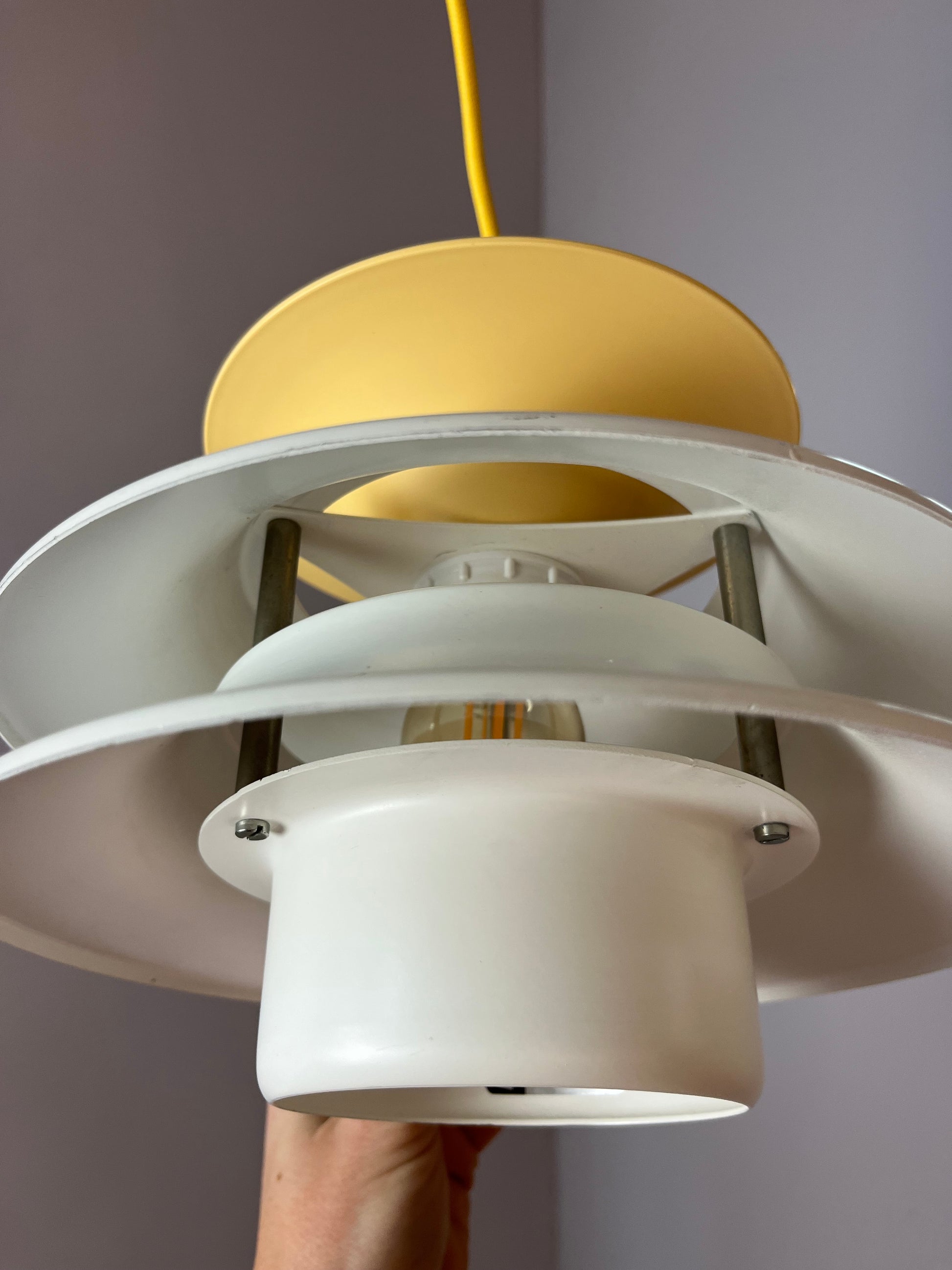 Lamellenlampe weiß gelb von Lyskær